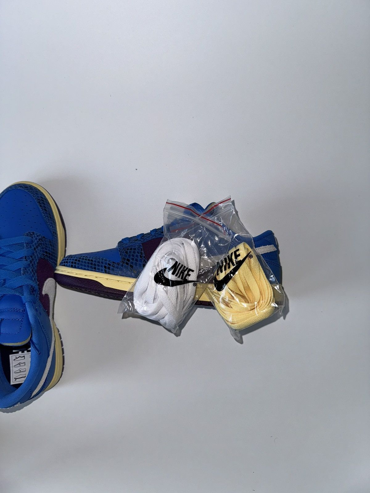 Nike × Undefeated Nike Dunk Low x Undefeated 5 On It Size US 5 / EU 37 - 7 Thumbnail