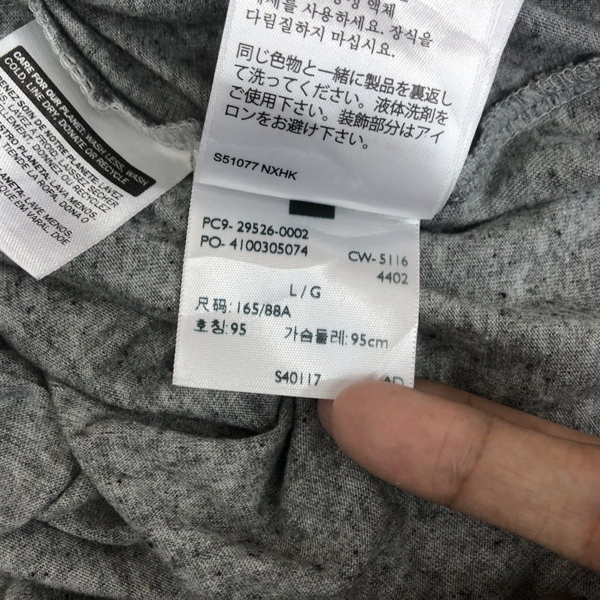 Levi's Vintage LEVIS STRAUSS Rainbow Box Logo Tee Shirt Top Size US L / EU 52-54 / 3 - 9 Thumbnail