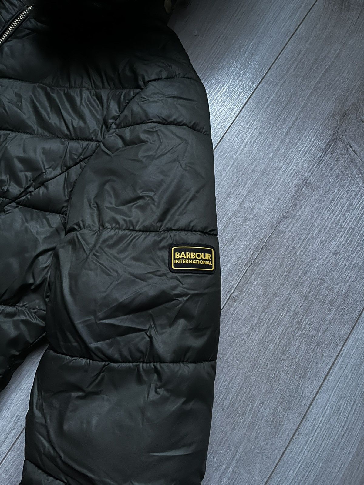 Barbour Barbour International Chevron Quilted Puffer Jacket Size M / US 6-8 / IT 42-44 - 2 Thumbnail