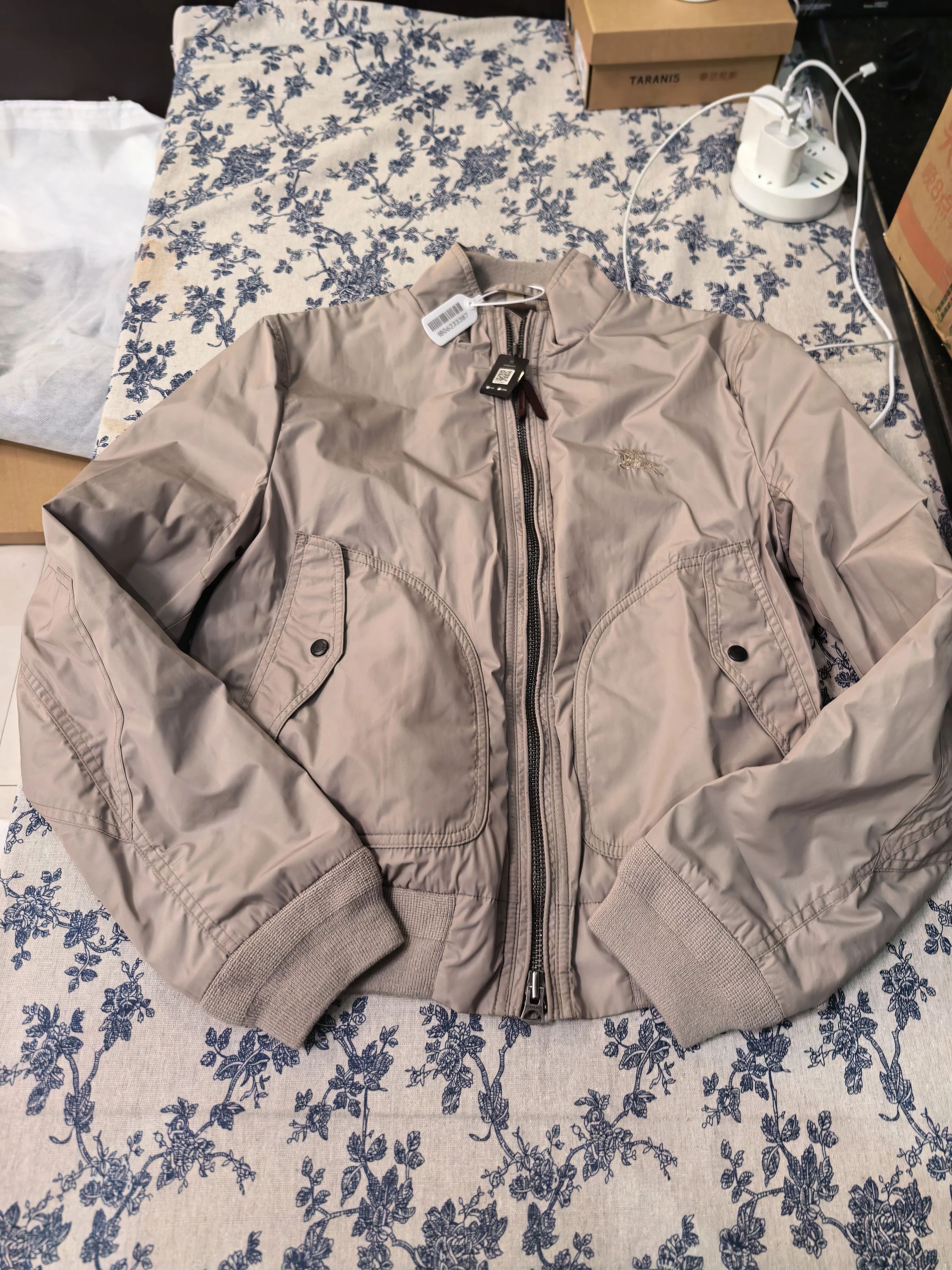Burberry Burberry Men's Embroidered Horseferry Jacket S Size US S / EU 44-46 / 1 - 1 Thumbnail