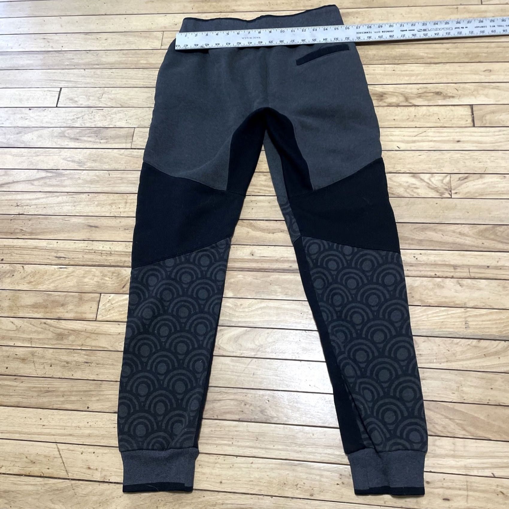 Vintage VINTAGE Fashion Wear Aztec Sweat Pants Men L Black White Tribal Drawstring Taper Joggers Size US 33 - 7 Thumbnail