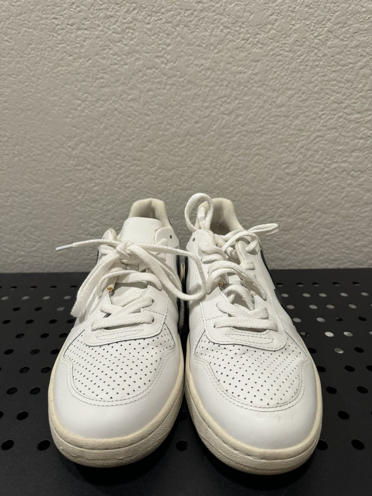 Veja VEJA V-10 Leather White Black Size US 8 / EU 41 - 2 Thumbnail