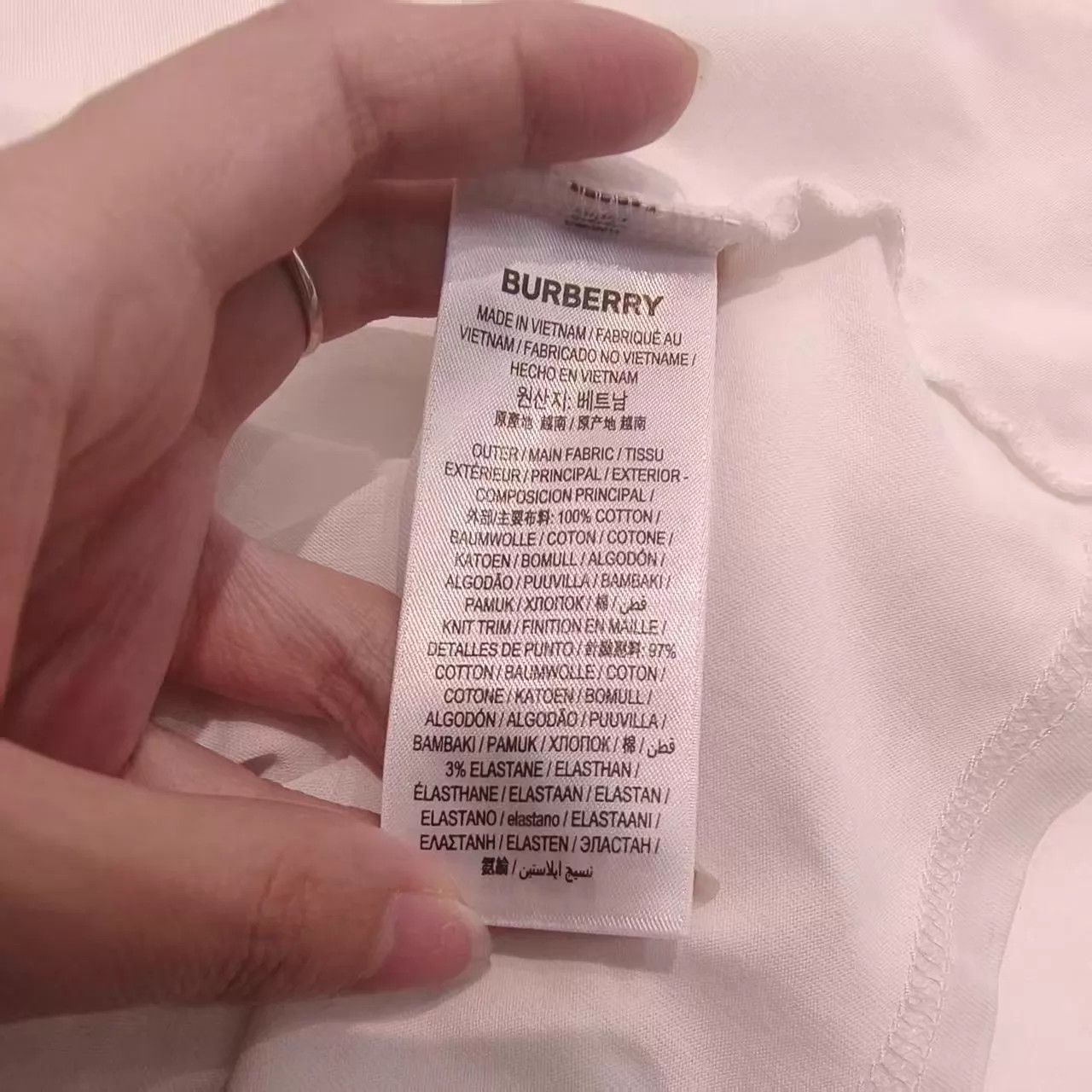 Burberry BURBERRY White Logo Crew Neck T - shirt Size S Size S / US 4 / IT 40 - 4 Thumbnail