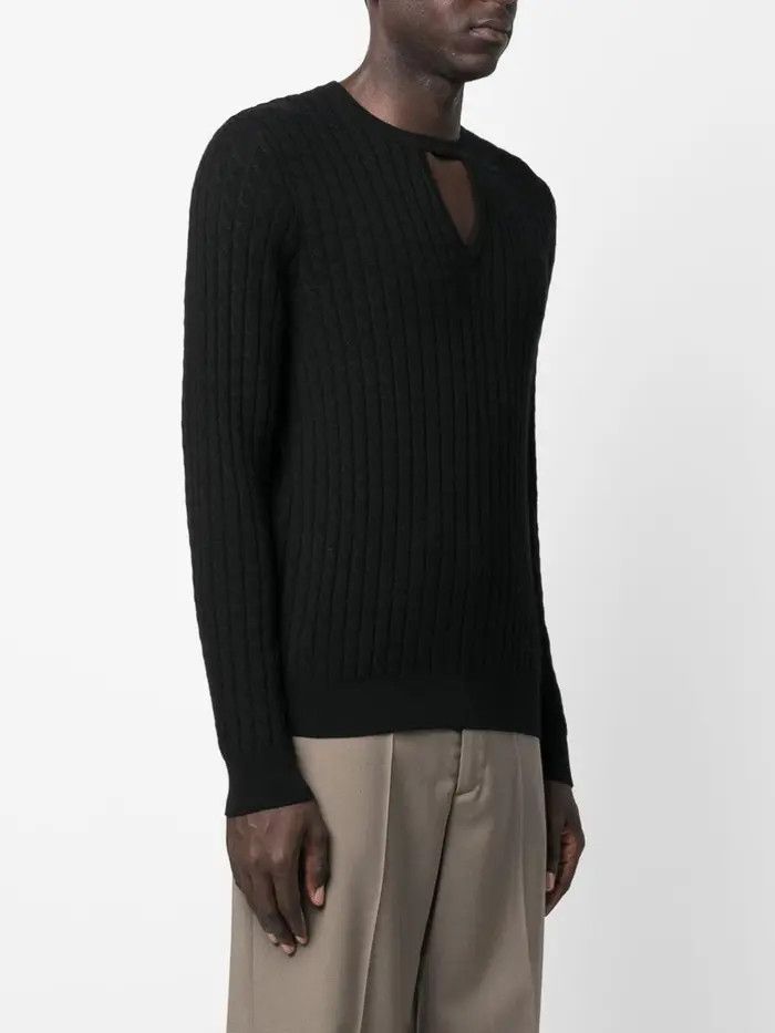 o1y0626 Sweater in Black