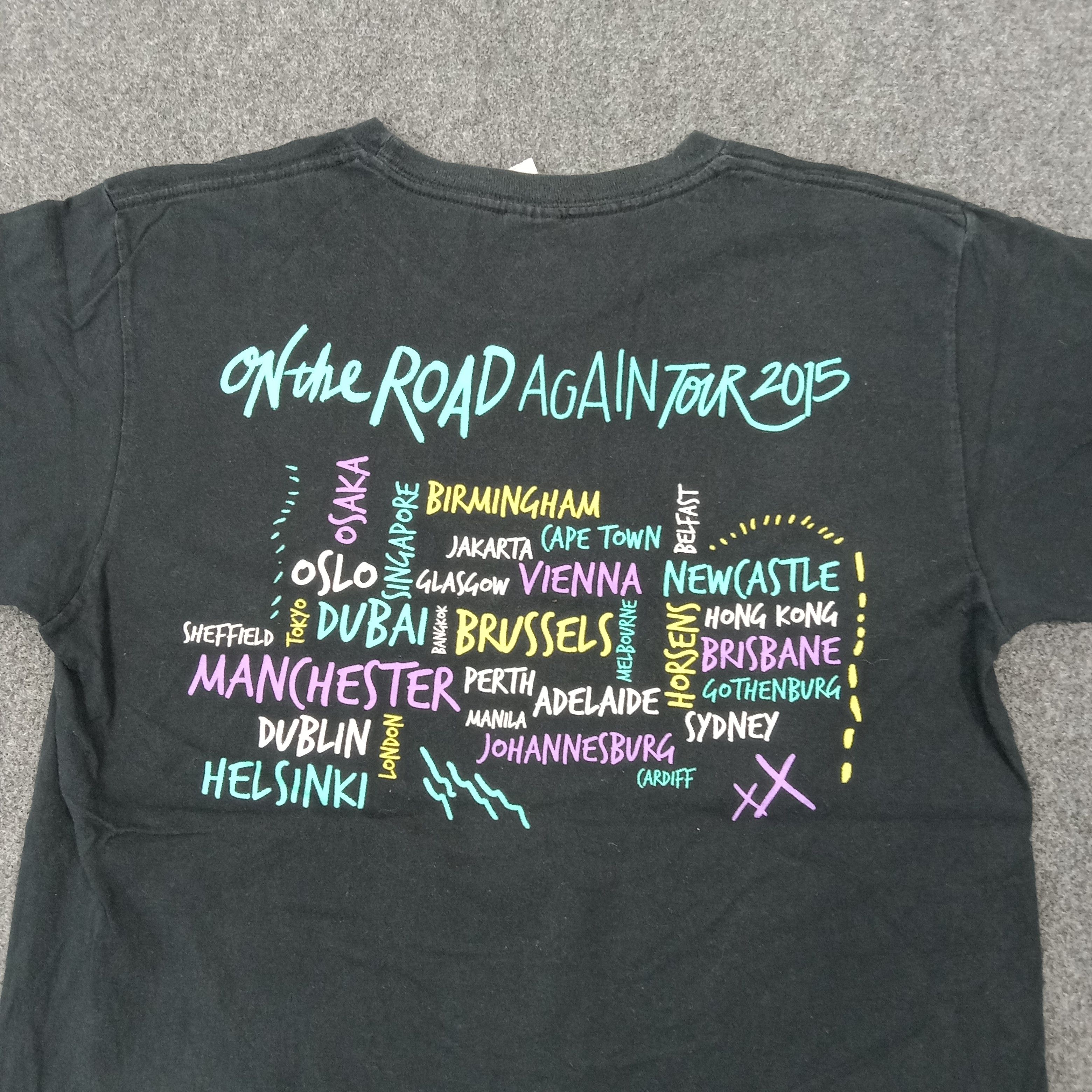 Band Tees One Direction On The Road Again Tour Band Tshirt C267N54 Size US M / EU 48-50 / 2 - 7 Thumbnail