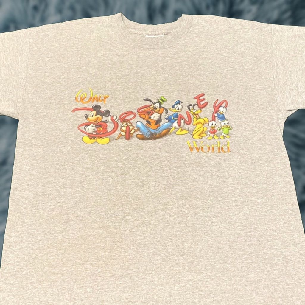 Disney VINTAGE Disney World Parks Characters Shirt Mens L Gray 90s Mickey Minnie Goofy Donald Huey Dewey Louie T-Shirt Size US L / EU 52-54 / 3 - 1 Thumbnail