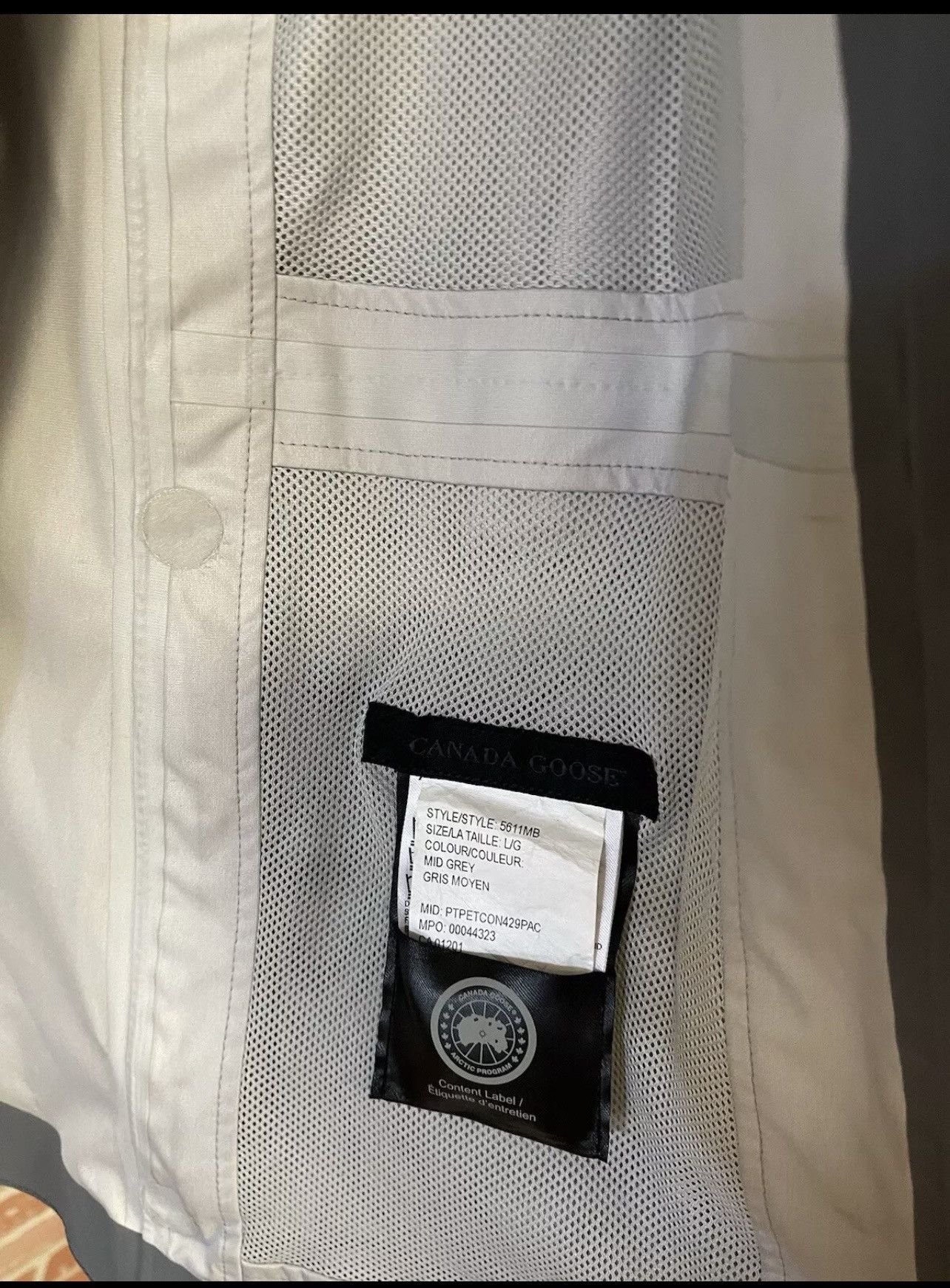 Canada Goose Size L - Canada Goose Reflective Mens Lightweight Jacket Size US L / EU 52-54 / 3 - 18 Thumbnail