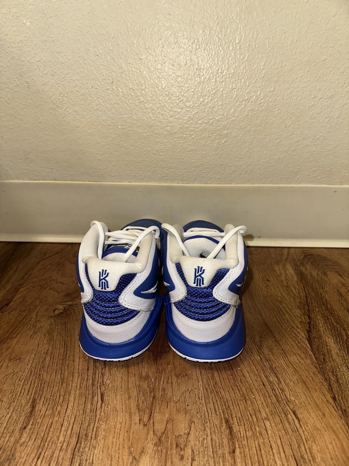 Nike Nike Kyrie Infinity TB Game Royal Size US 6 / EU 39 - 2 Thumbnail