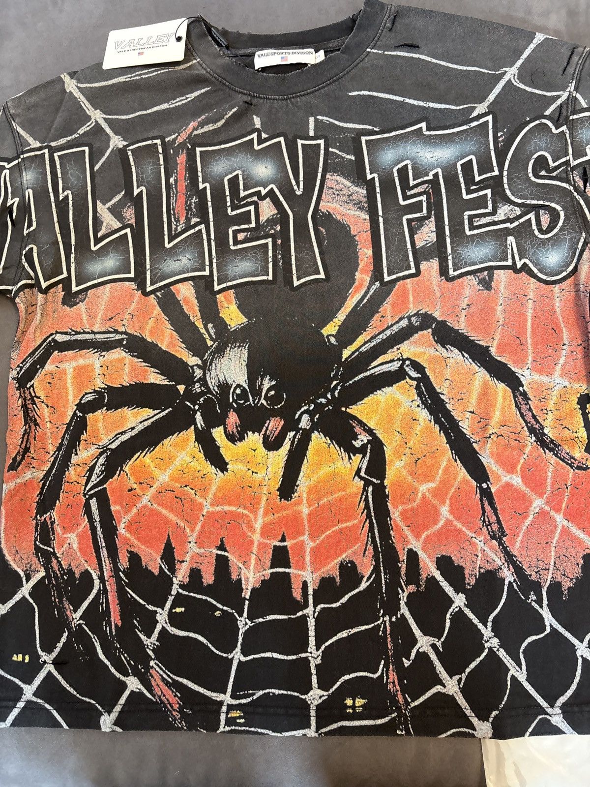 Vale Vale big widow tee valley fest Size US L / EU 52-54 / 3 - 6 Thumbnail