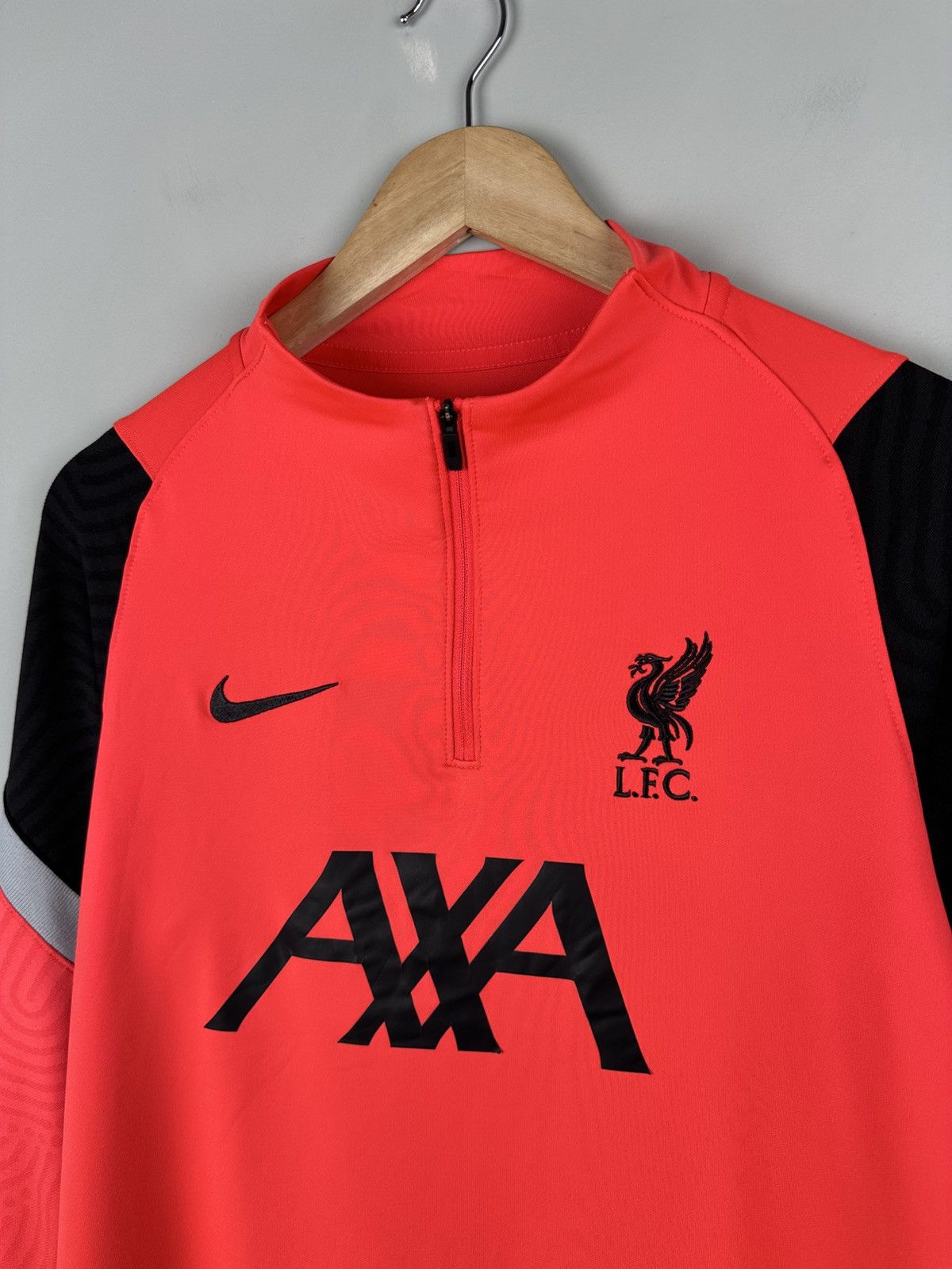 Nike Nike Liverpool Training Jersey Soccer Size US M / EU 48-50 / 2 - 4 Thumbnail