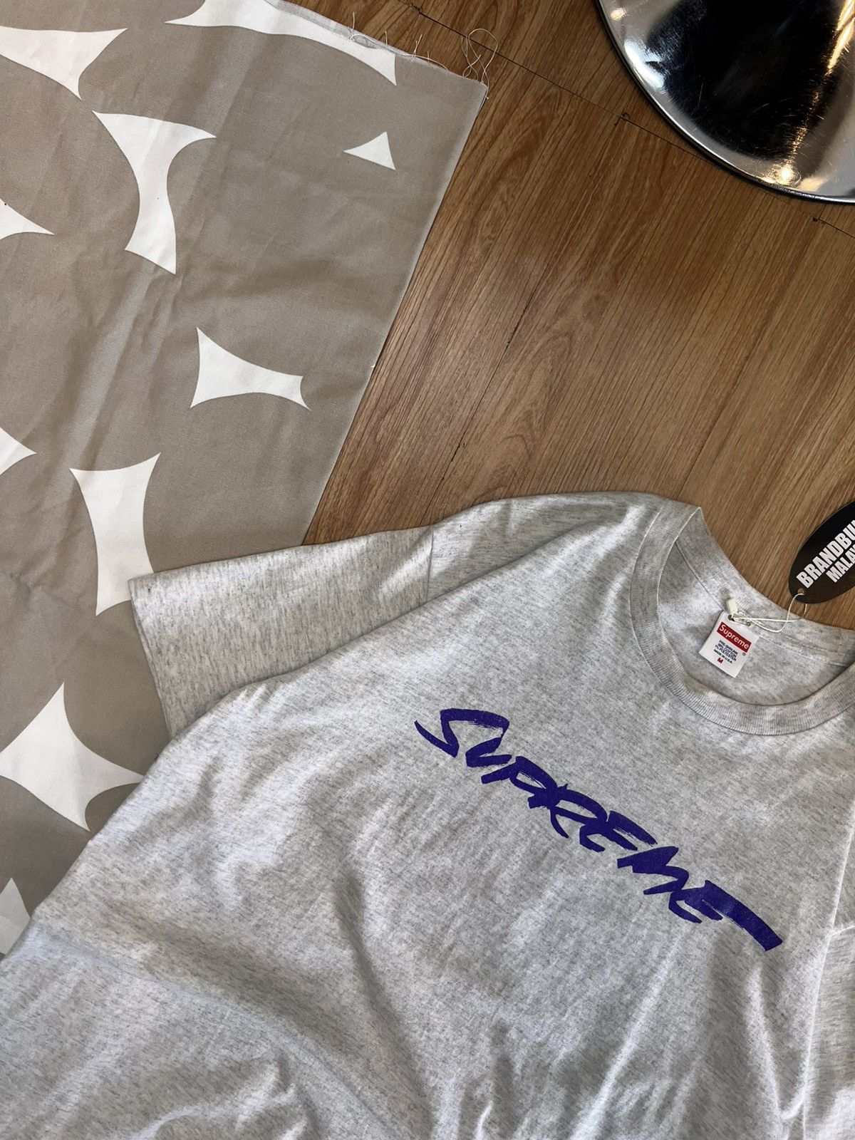 Supreme Supreme Futura Logo Size US L / EU 52-54 / 3 - 8 Thumbnail