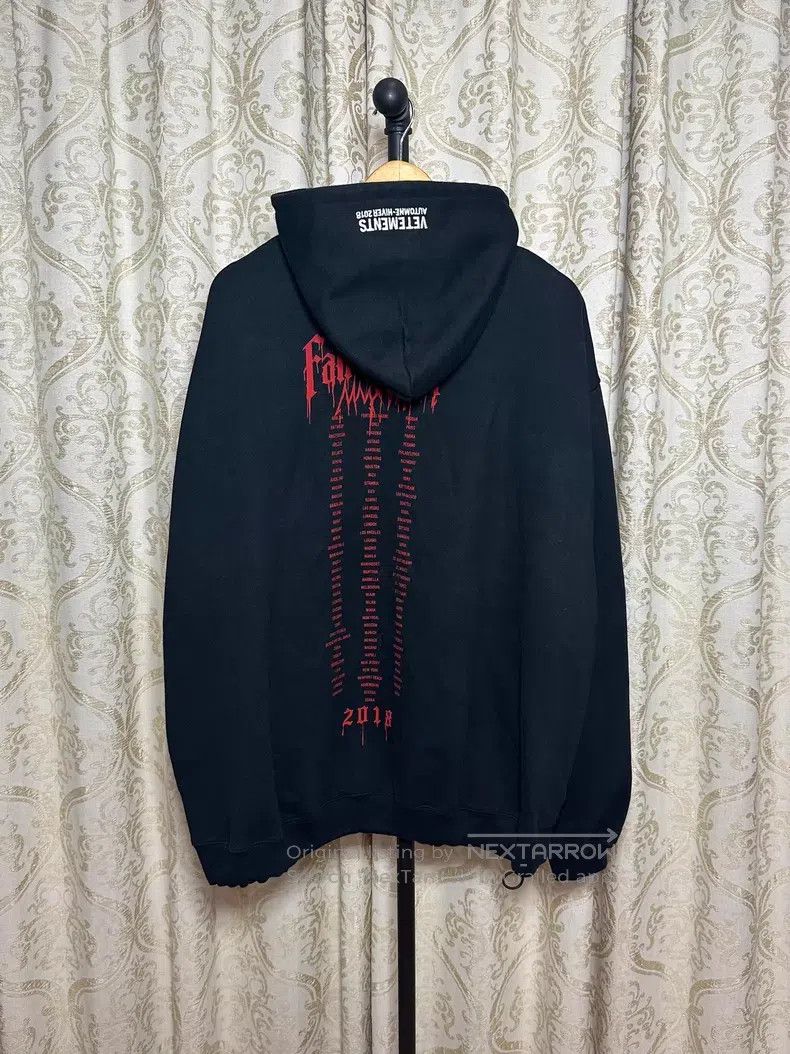 Vetements Vetements Blood Droplet Sanskrit Heavy Hoodie Size US S / EU 44-46 / 1 - 2 Thumbnail