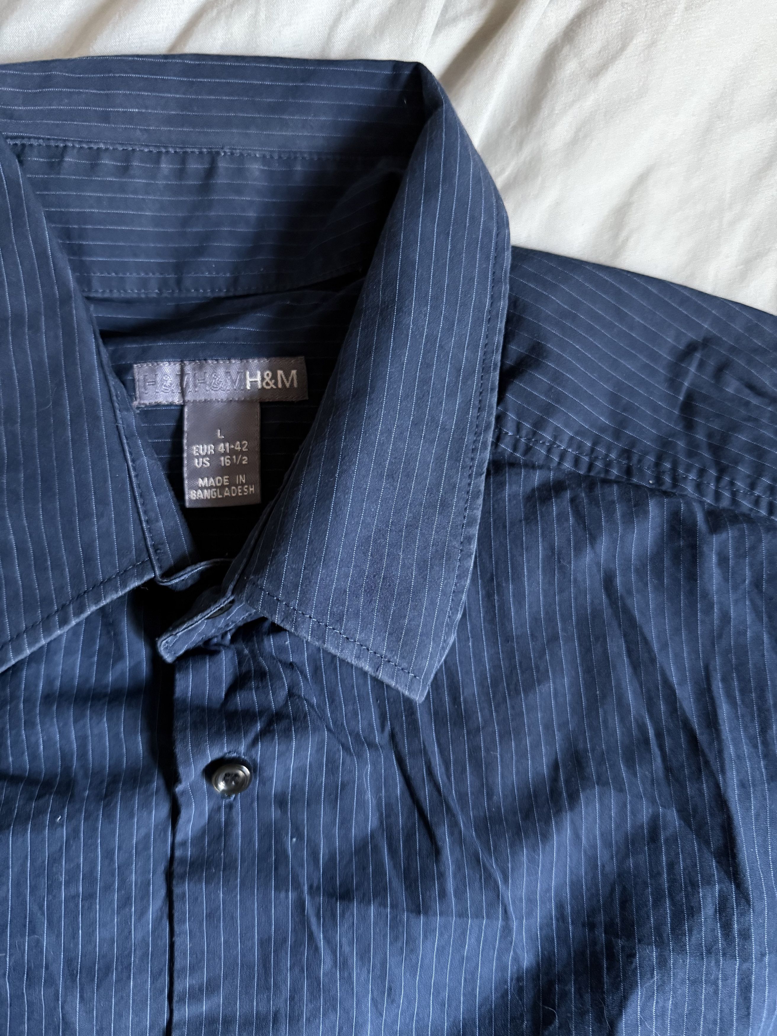 H&M H&M Button Up striped shirt navy blue large $39.50 Size US L / EU 52-54 / 3 - 2 Thumbnail