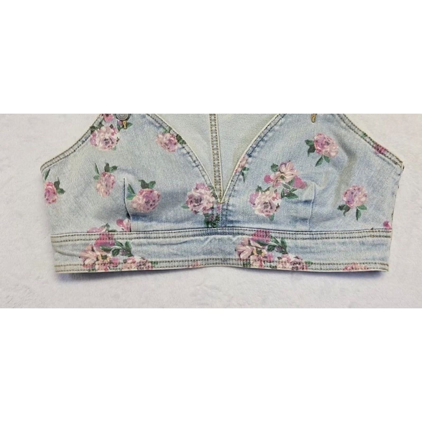 Vintage Wild Fable Women’s Floral Denim Bustier Crop Top Tank Light Wash Blue M Bralette / Boho Festival 90s V-Neck Sleeveless Cropped Casual Womens Size M / US 6-8 / IT 42-44 - 3 Thumbnail