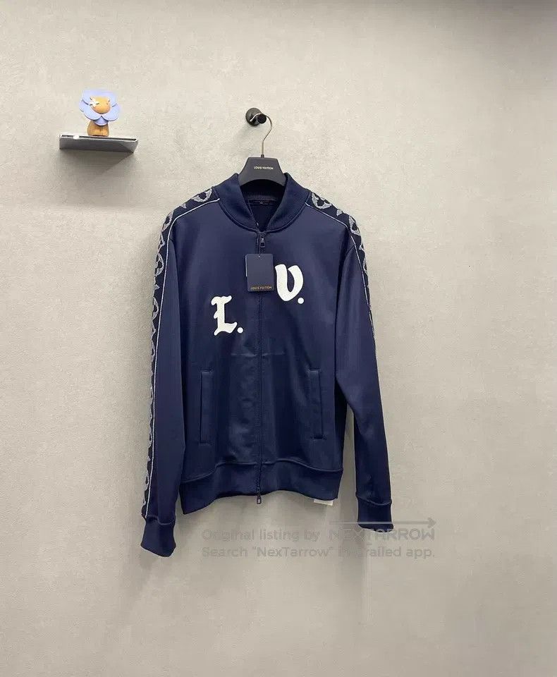 Louis Vuitton Louis Vuitton Navy blue monogrammed zip jacket Size US L / EU 52-54 / 3 - 3 Thumbnail