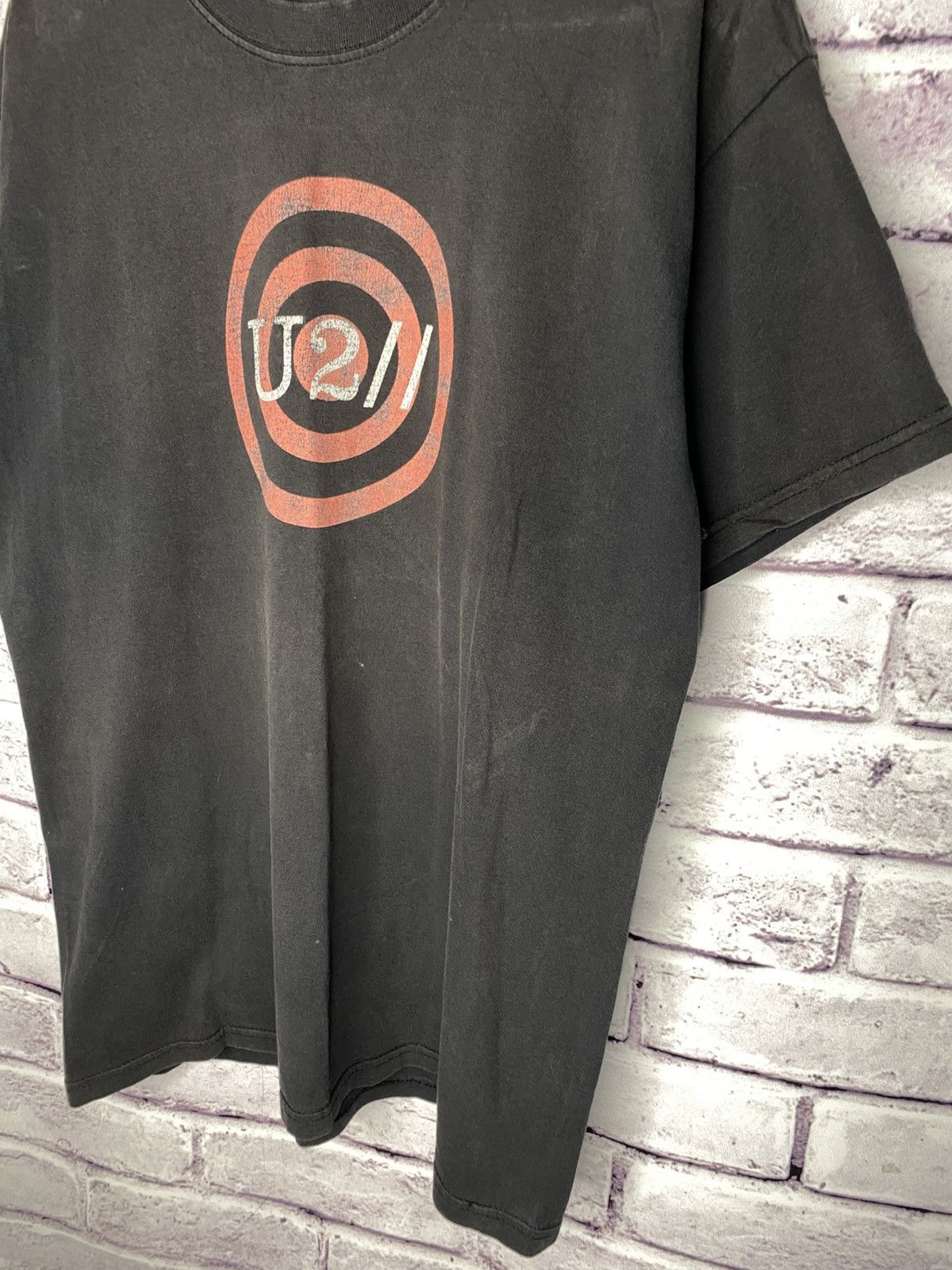 Band Tees Men's Vintage 2004 T-Shirt U2 To Dismantle An Atomic Bomb Size US L / EU 52-54 / 3 - 5 Thumbnail