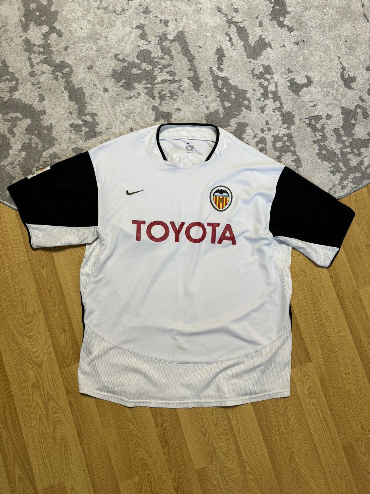 Nike × Vintage Nike FC Valencia 2003-04 Season Home Kit La Liga Jersey Size US XL / EU 56 / 4 - 1 Thumbnail