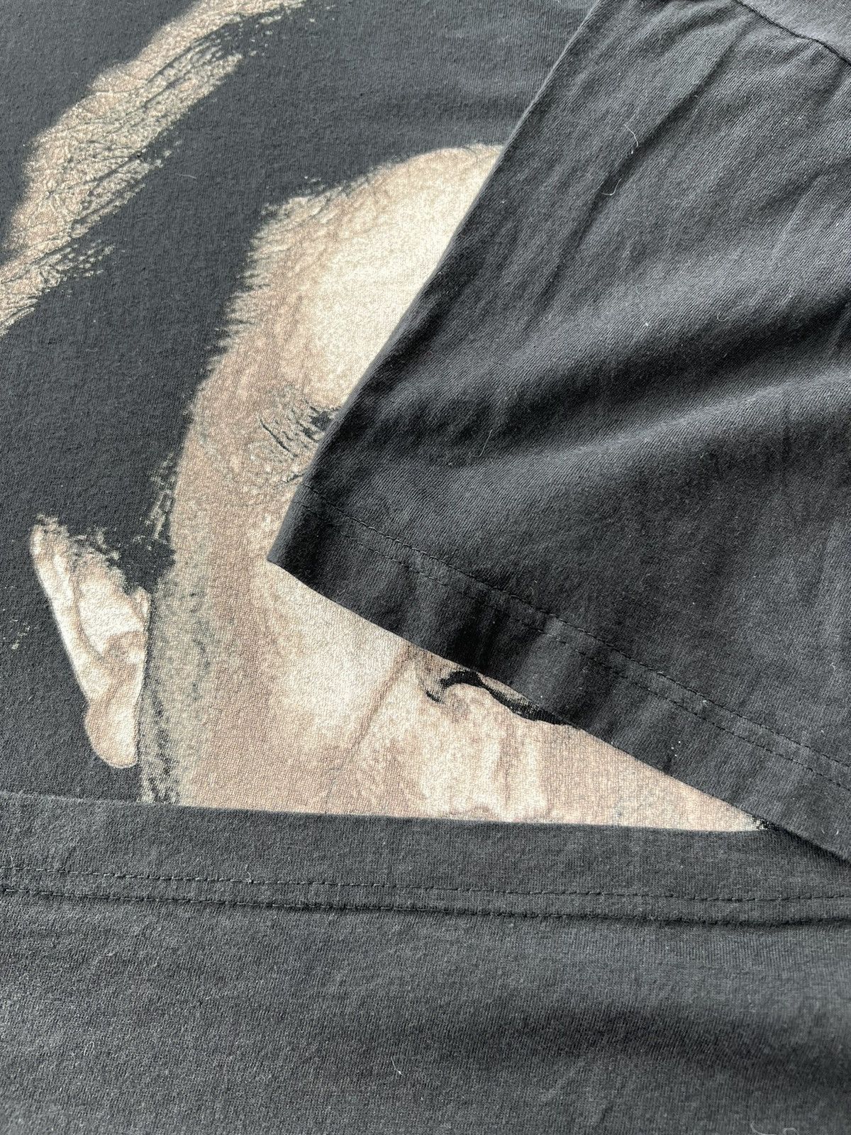 Band Tees Vintage 1997 Johnny Cash European Tour Black T-shirt Size US XL / EU 56 / 4 - 6 Thumbnail