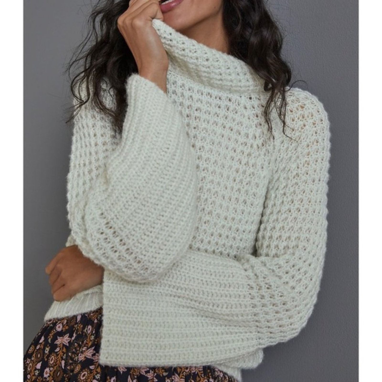 Anthropologie Anthropologie Maeve Mint Bell-Sleeve Sweater Size S / US 4 / IT 40 - 2 Thumbnail
