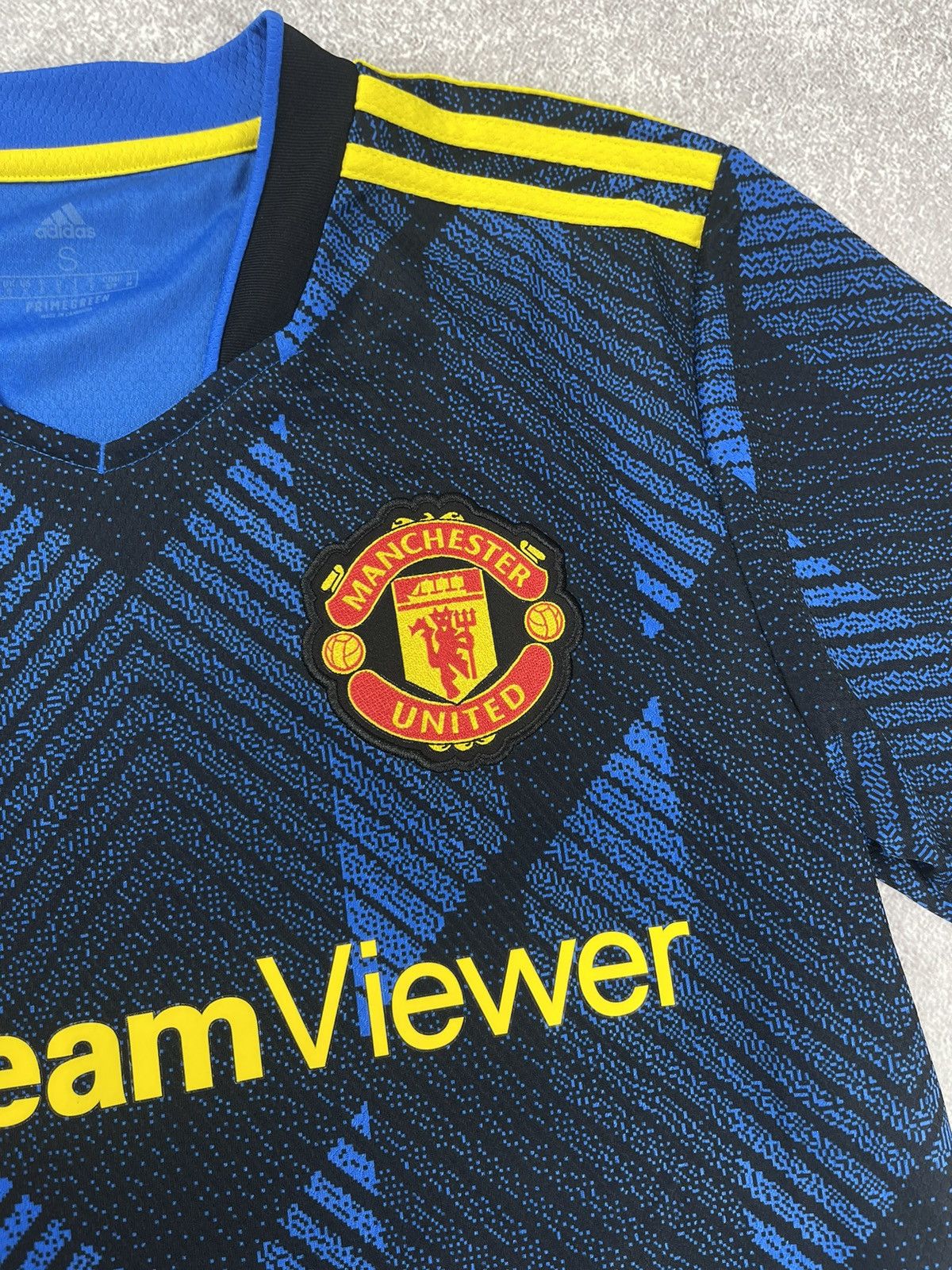 Adidas Adidas Manchester United 2021/2022 Soccer Jersey Shirt Size US S / EU 44-46 / 1 - 4 Thumbnail