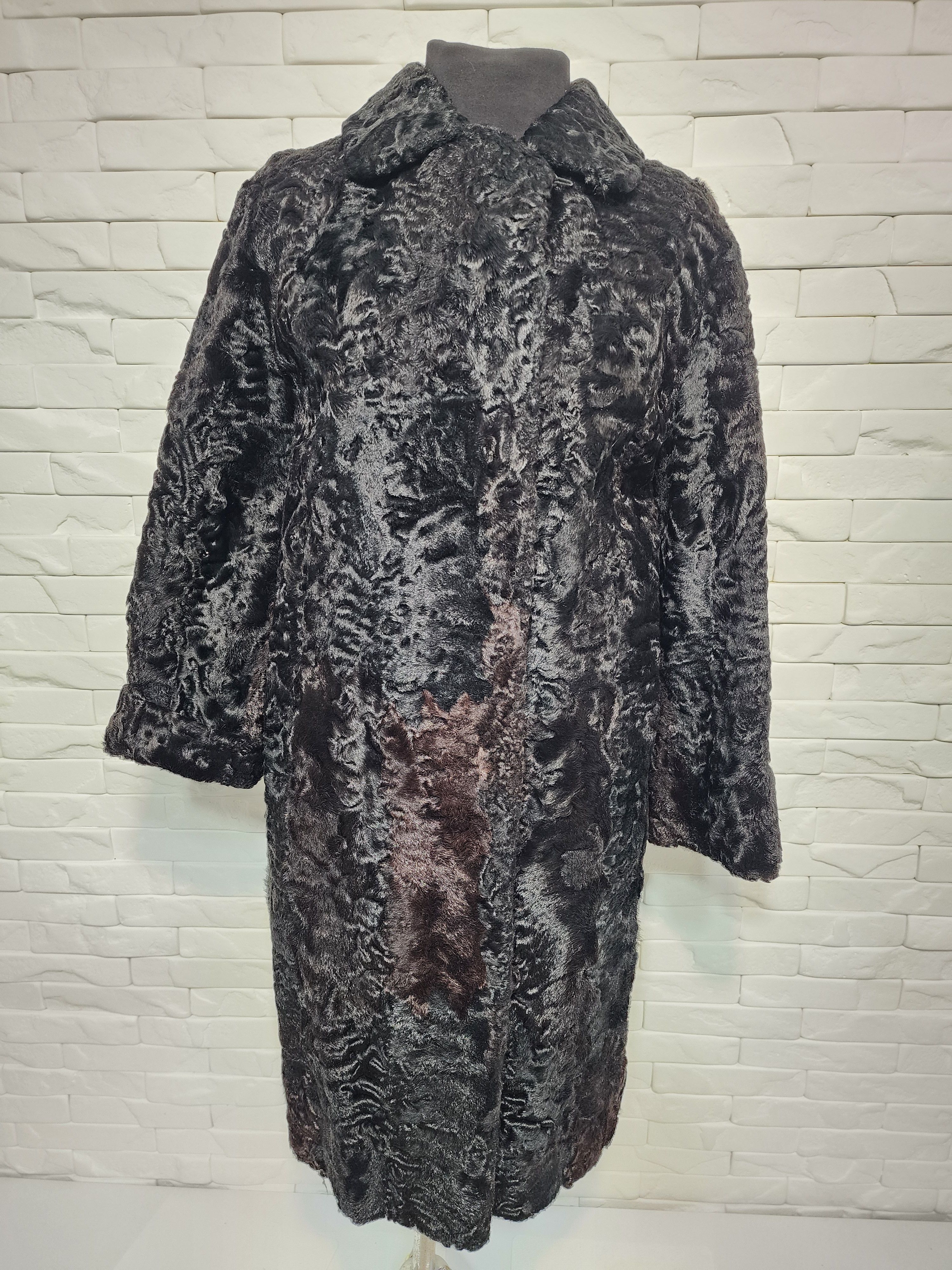 Designer Black Sheepskin Fur Coat Size L / US 10 / IT 46 - 1 Thumbnail