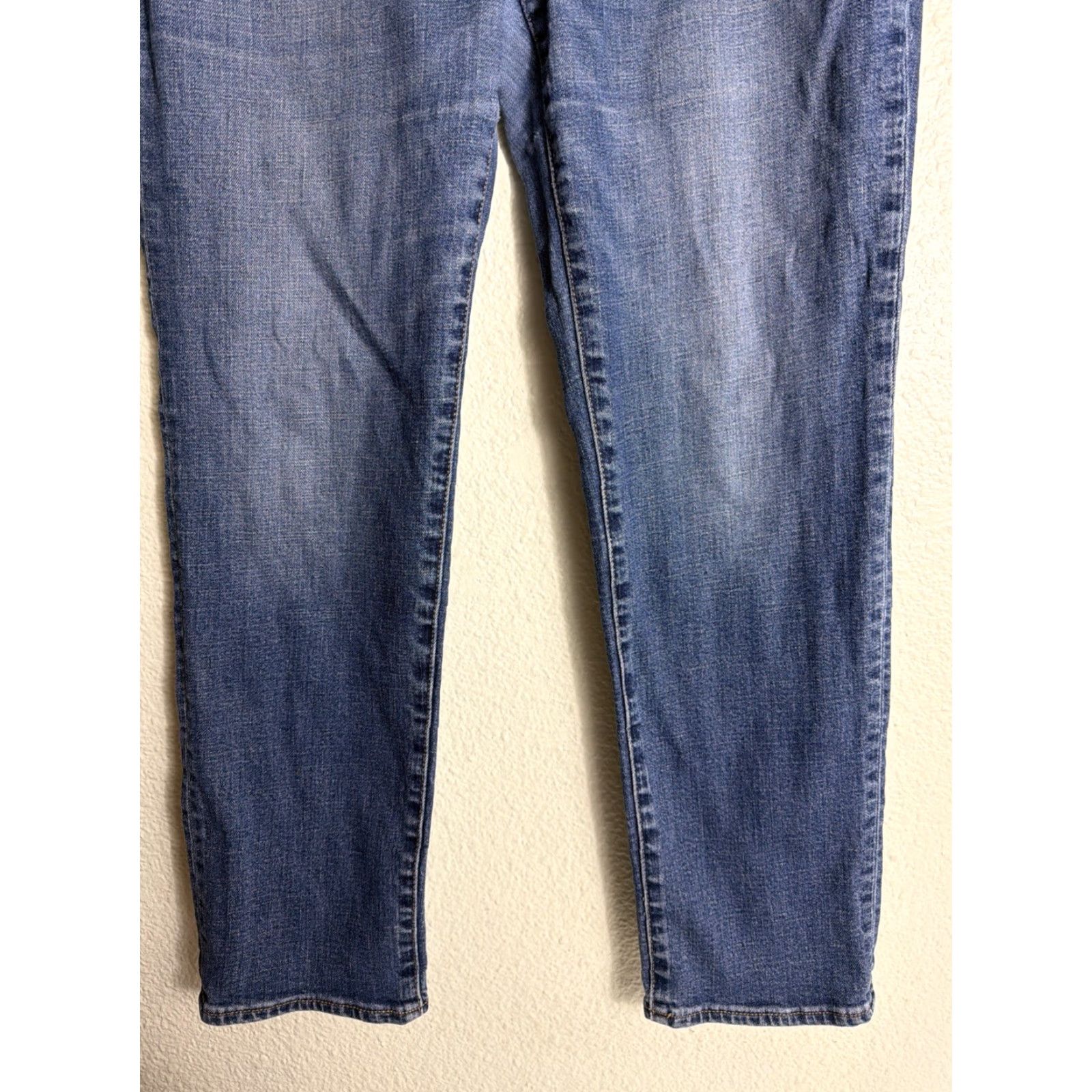 Gap Gap Girlfriend Jeans Medium Wash Women’s Size 10 Straight 32x29 Size 32" / US 10 / IT 46 - 2 Thumbnail