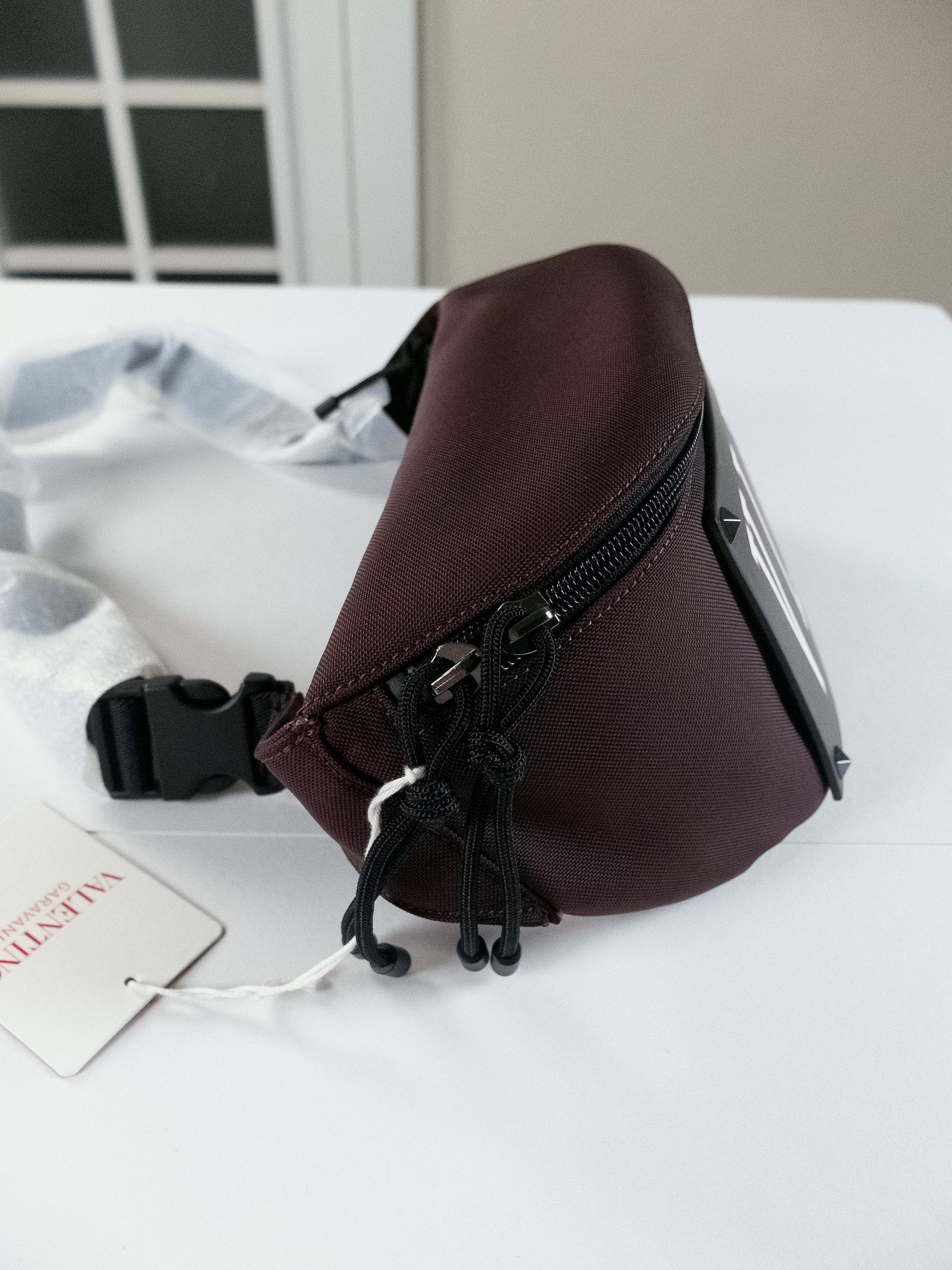 Valentino VALENTINO Garavani VLTN logo burgundy black canvas belt bag Size ONE SIZE - 7 Thumbnail