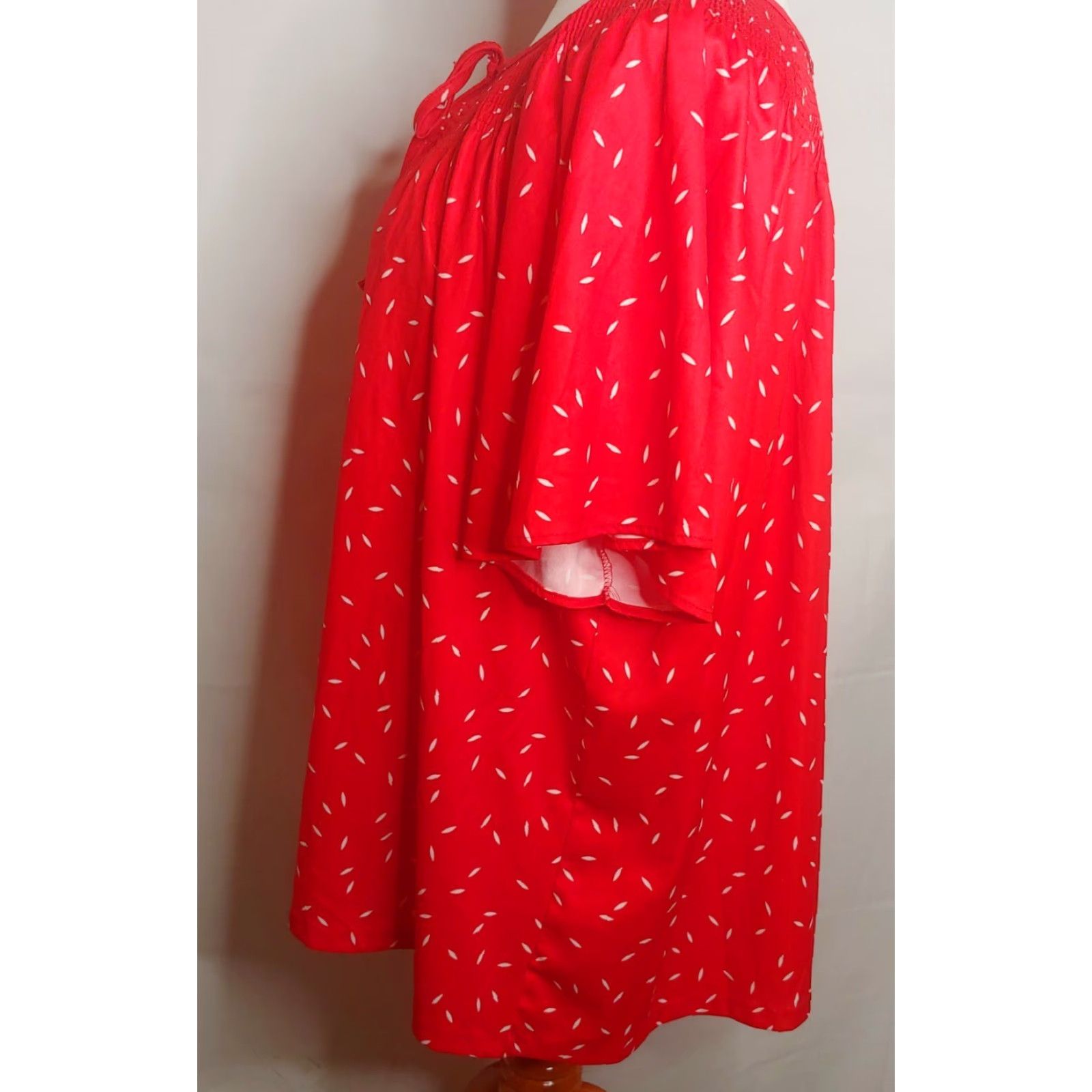 Vintage VINTAGE Tiger Lily Shirt Women Plus 3X White Smocked Short Sleeve Tie Neck 70s Womens Size XXL / US 16-18 / IT 52-54 - 3 Thumbnail