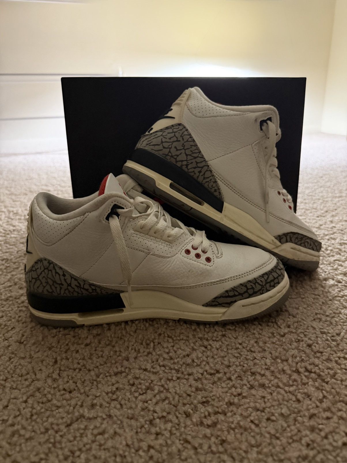 Jordan Brand Jordan 3 white cement reimagined Size US 7 / EU 40 - 7 Thumbnail