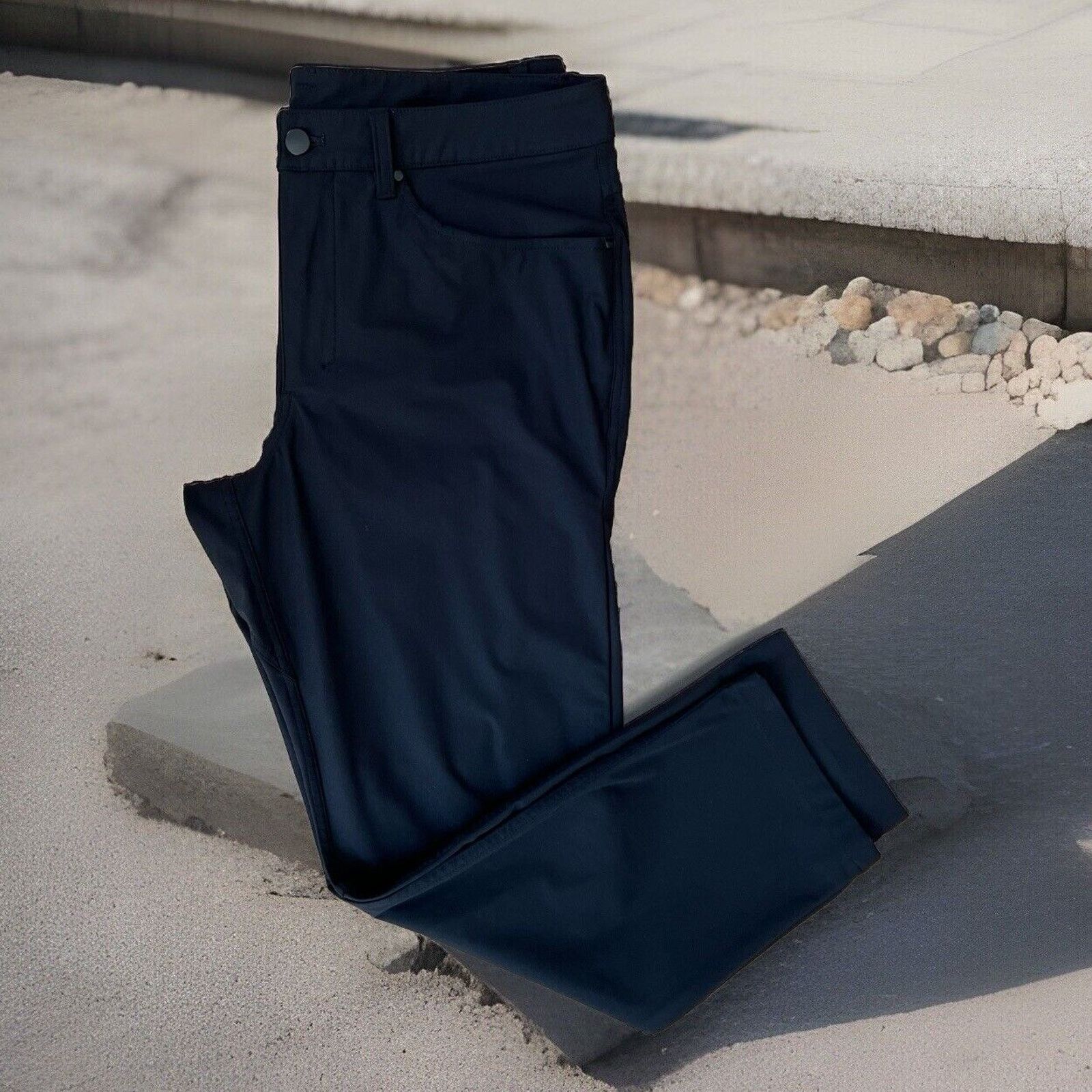 Lululemon Lululemon ABC Pants 34 Black Athleisure Casual Workwear Size US 34 / EU 50 - 1 Thumbnail