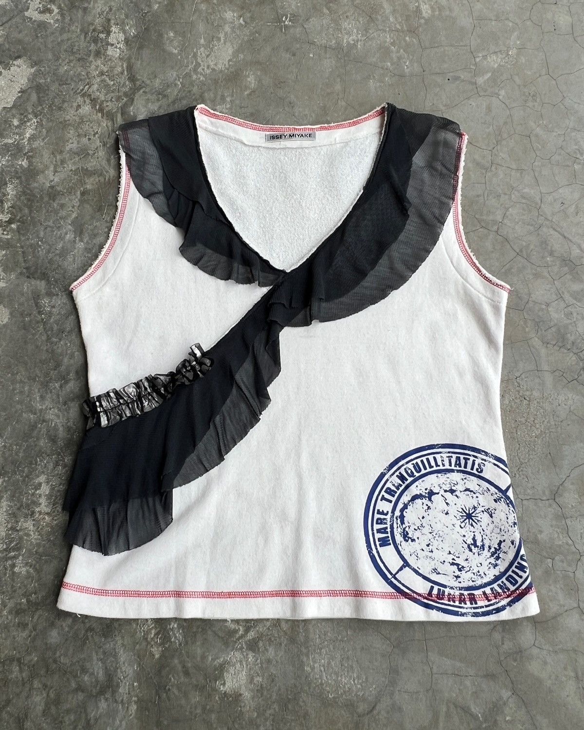 Issey Miyake Issey Miyake FW2004 Frilled Tank Top Size S / US 4 / IT 40 - 1 Thumbnail