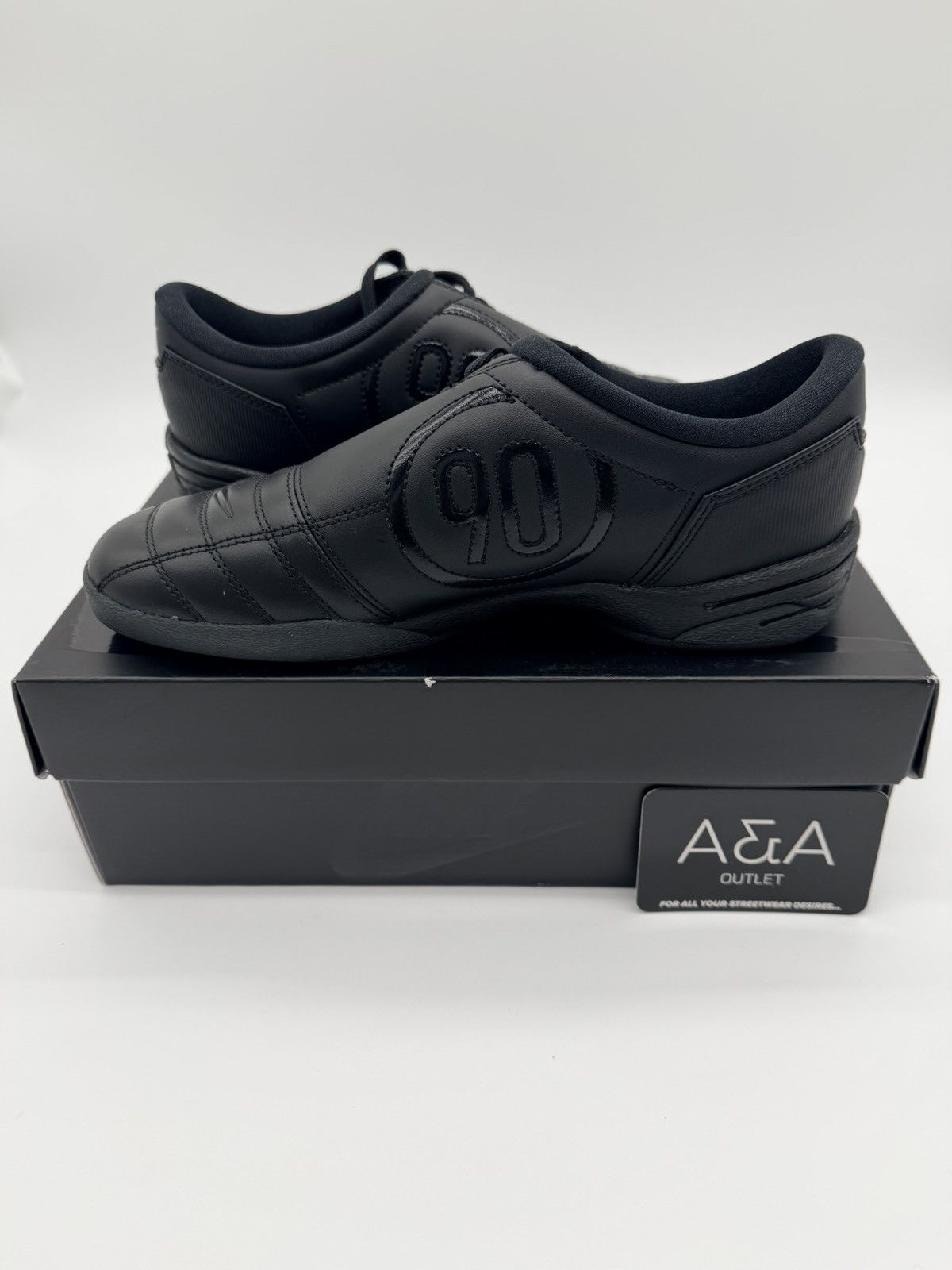 Nike Nike Total 90 Triple Black US 7.5 Brand New Free Shipping Size US 7.5 / IT 37.5 - 2 Thumbnail