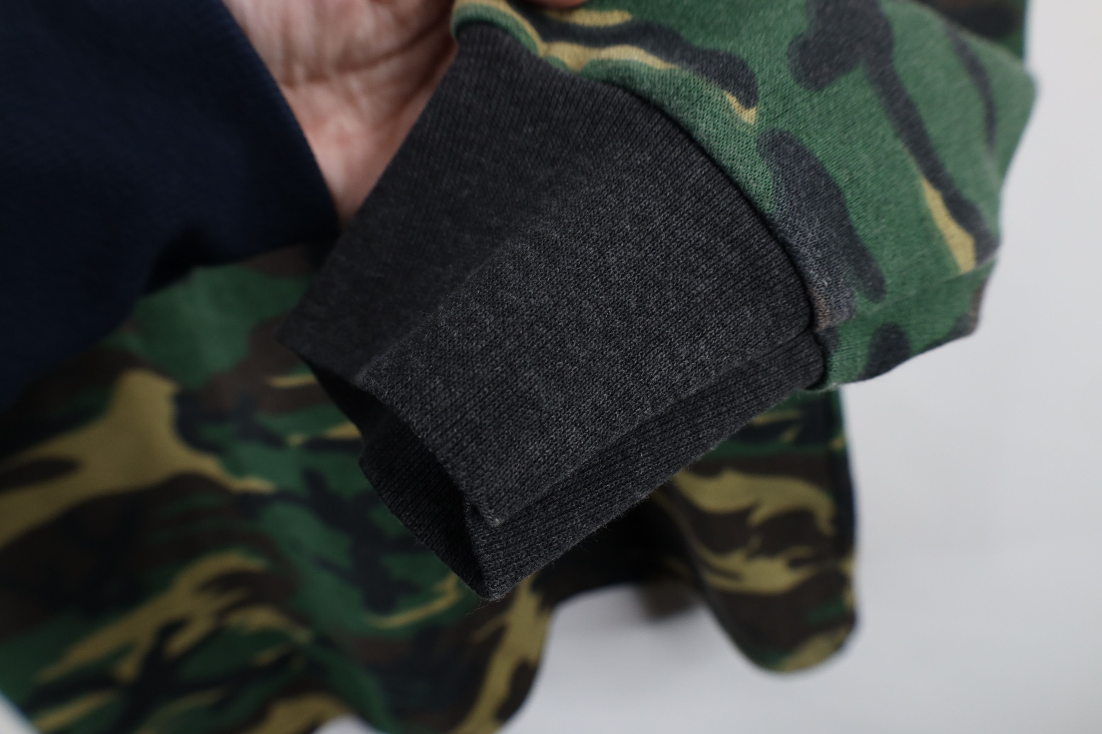 Vintage Vintage 90s Streetwear Faded Camouflage Crewneck Sweatshirt Size US XL / EU 56 / 4 - 7 Thumbnail