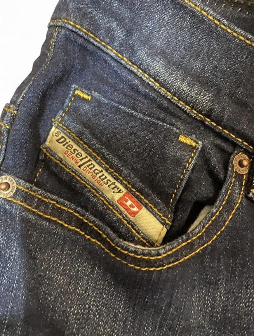 Diesel Diesel 2000 Wide Jeans NWT Size 28" / US 6 / IT 42 - 4 Thumbnail