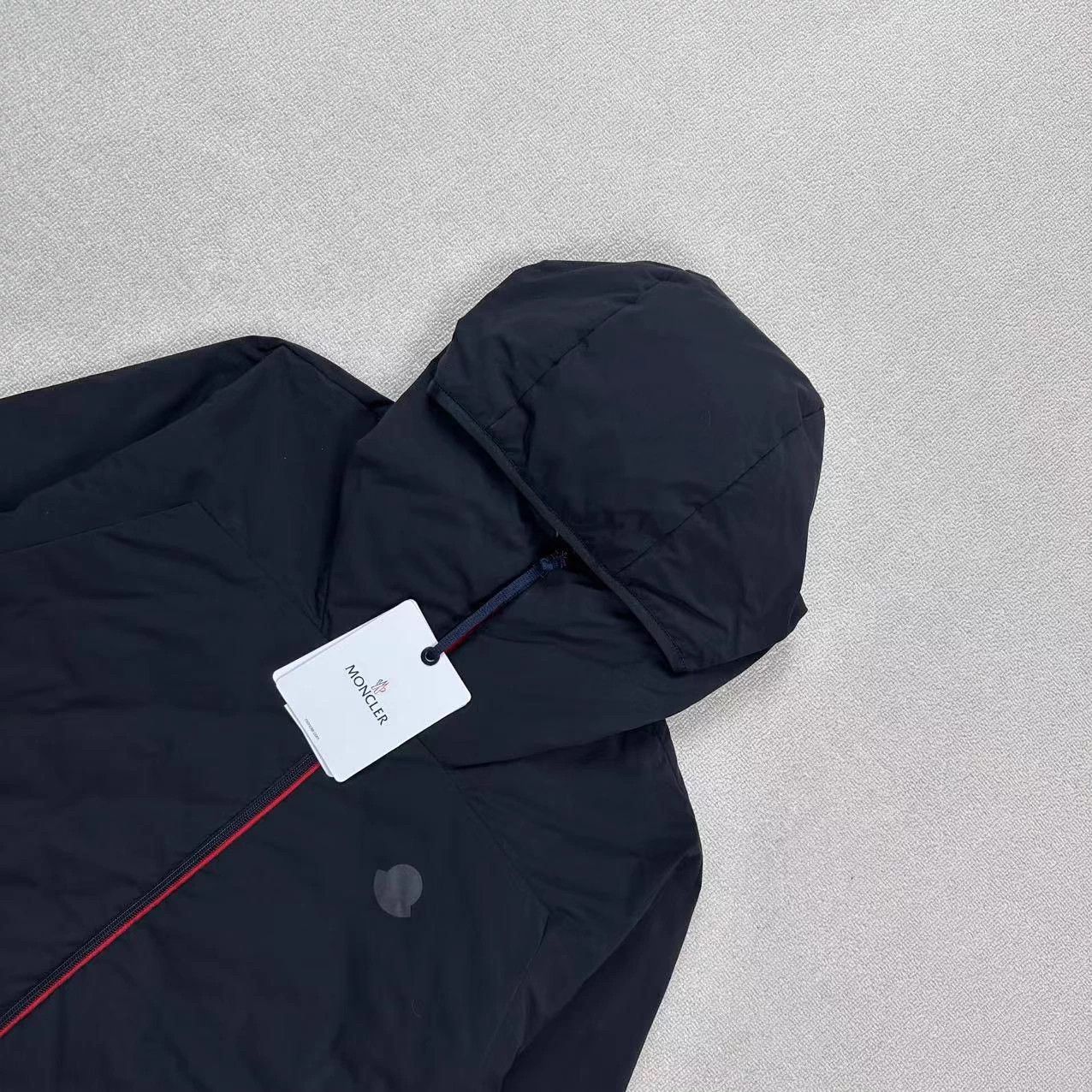 Moncler MONCLER light iridescent logo hood down jacket size 3 Size L / US 10 / IT 46 - 3 Thumbnail
