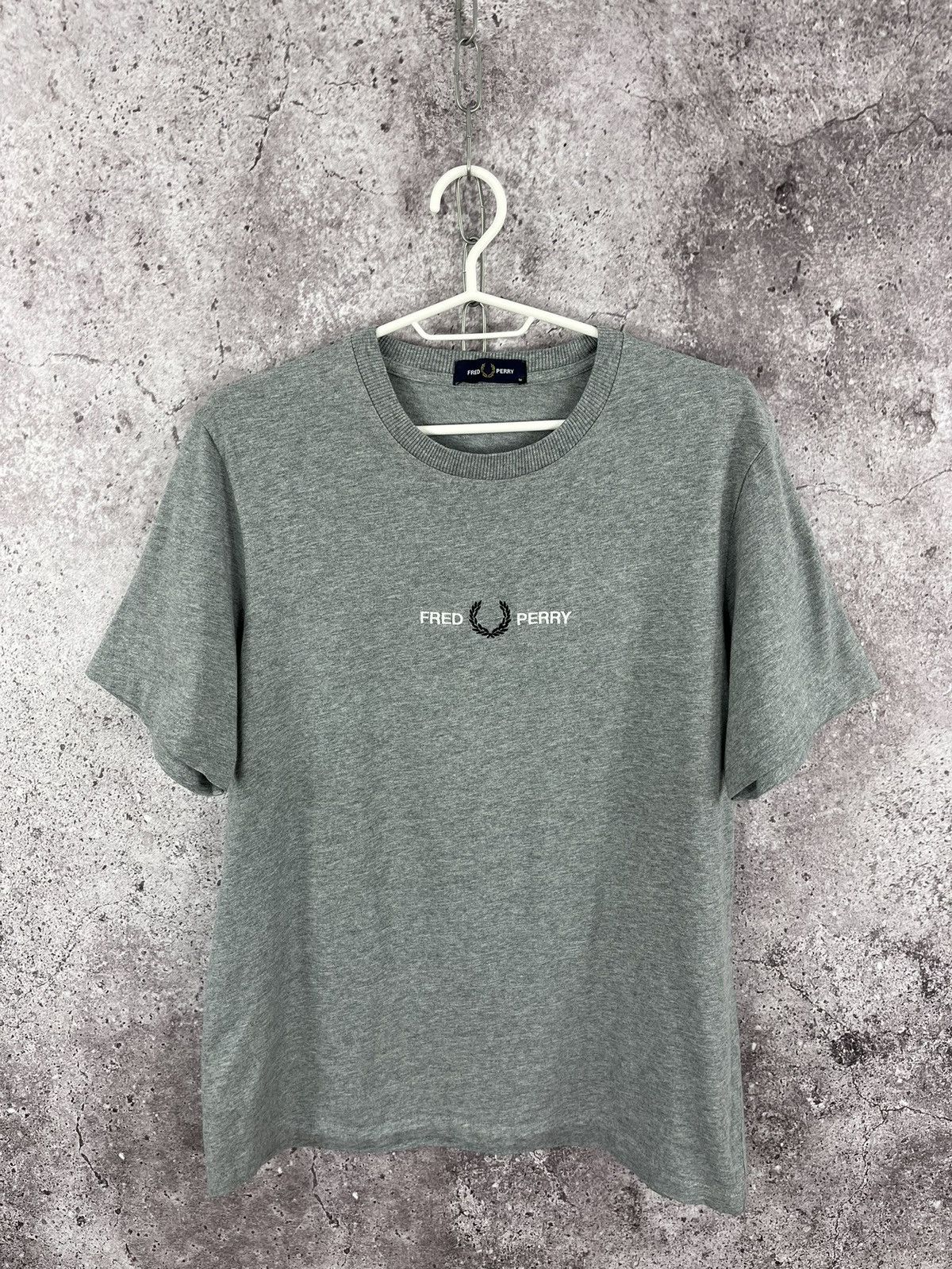 Fred Perry Fred Perry Vintage Tee Centre Logo Embroidery Grey Size M Size US M / EU 48-50 / 2 - 1 Thumbnail
