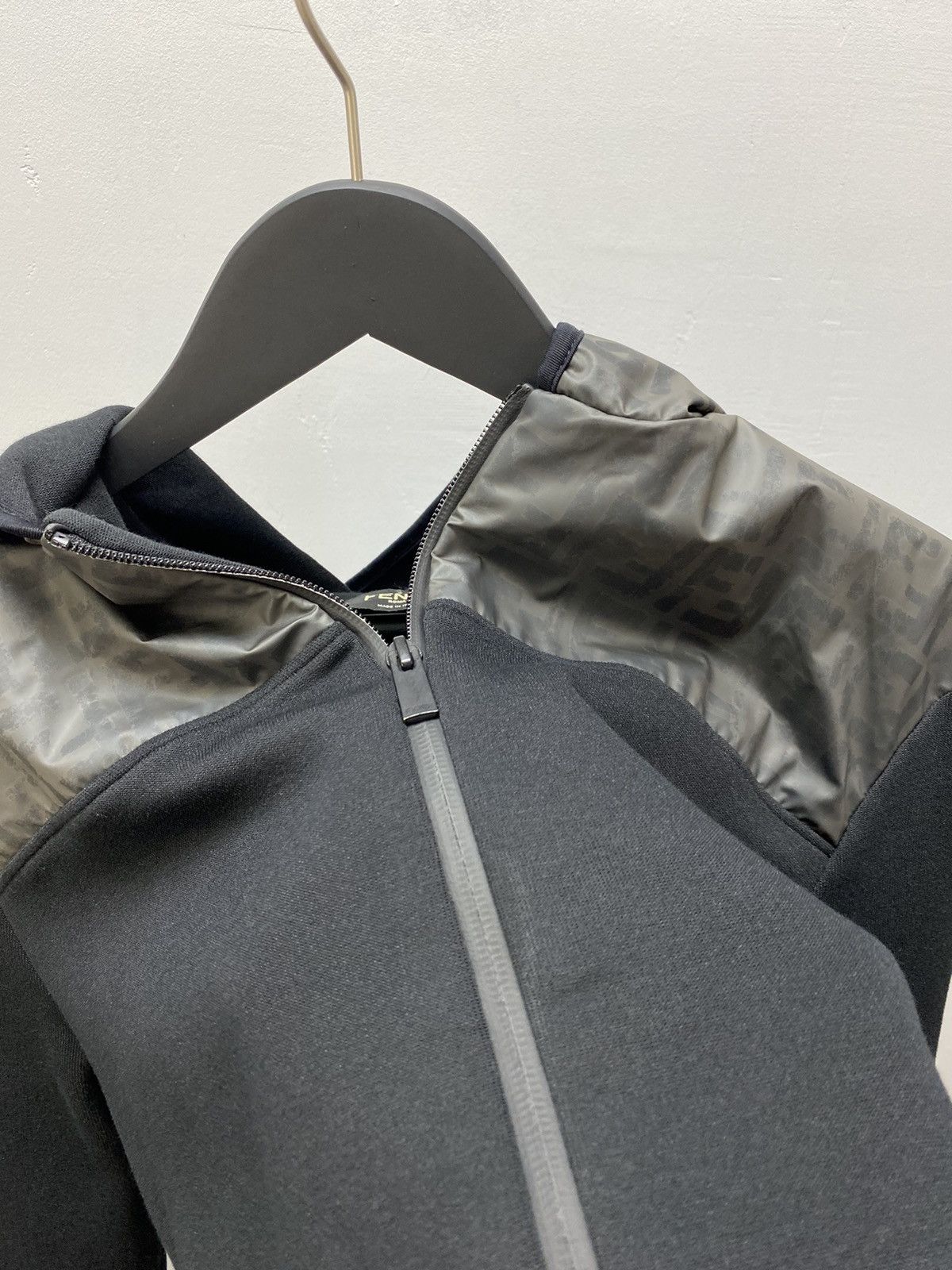 Fendi Fendi Monogram Hoodie Men’s M Black Hood Logo Hype Styled Size US M / EU 48-50 / 2 - 19 Thumbnail