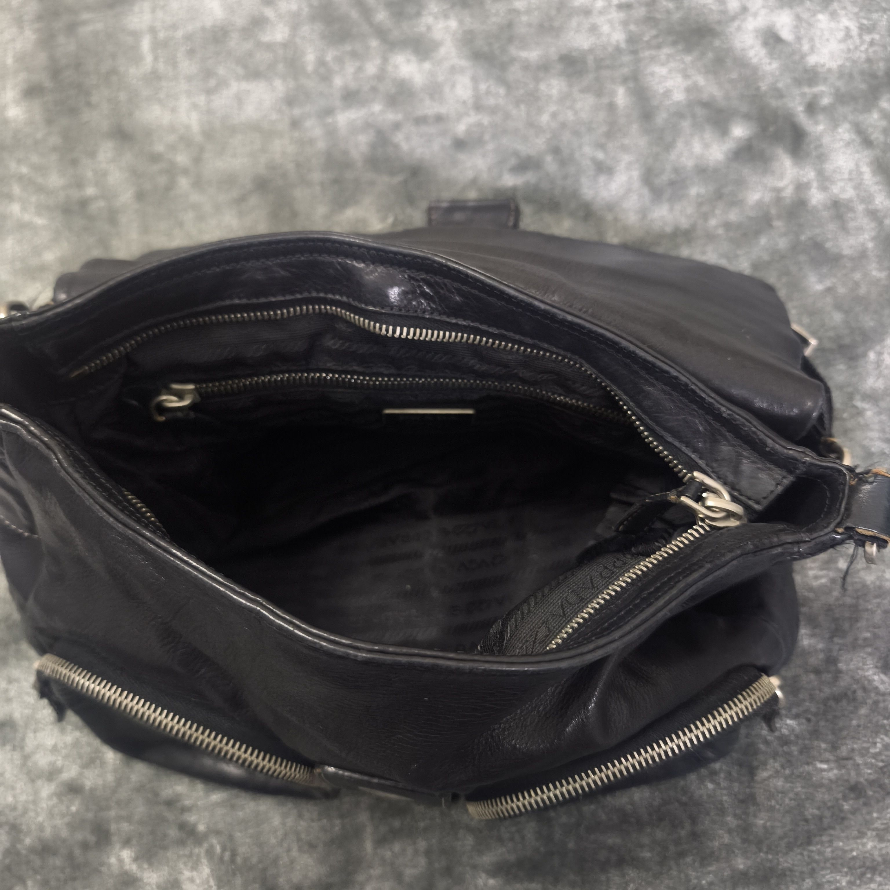 Prada PRADA Vintage Double Pocket Full Leather Bag Size ONE SIZE - 9 Thumbnail