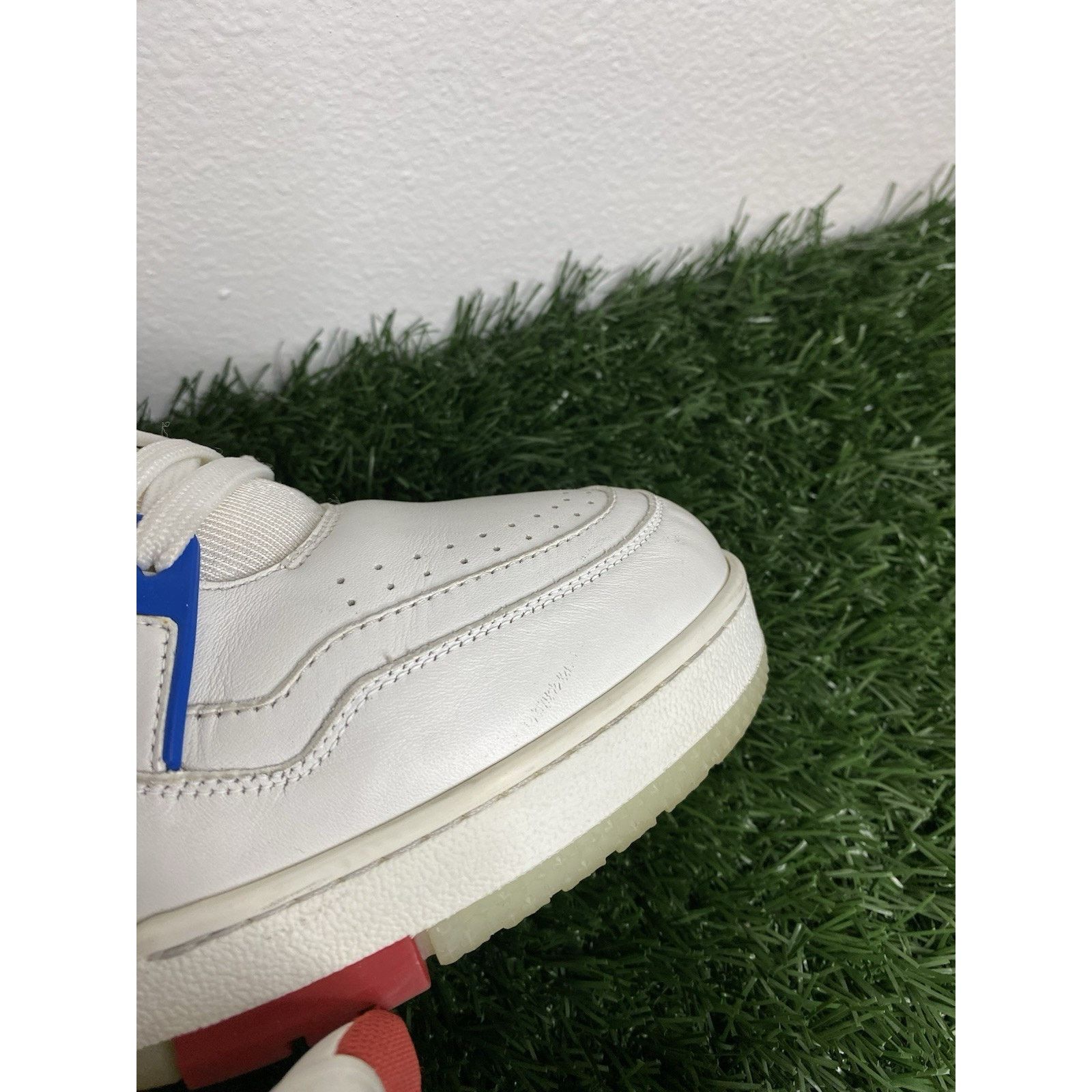 Louis Vuitton Size 8 LV - Louis Vuitton ‘White Red Blue’ Mid Trainer Size US 9 / EU 42 - 4 Thumbnail