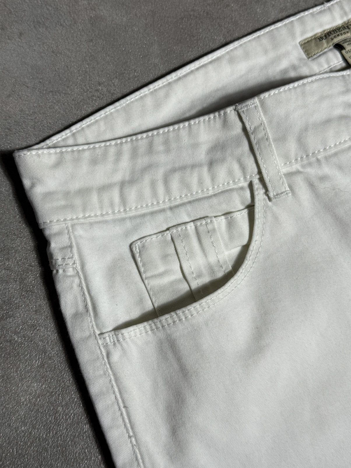 Burberry × Vintage Burberry Vintage Midi Skirt White 90s Size 30" / US 8 / IT 44 - 4 Thumbnail