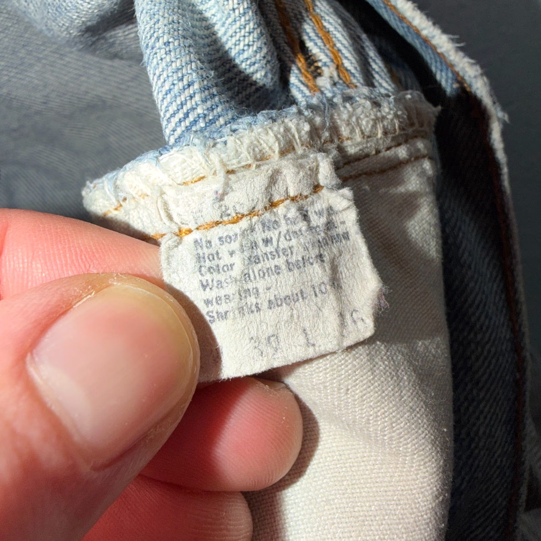 Levi's VINTAGE Levi's 501 Jeans Mens Classic 32x36 30x32 80s USA Distressed Light Blue Denim Straight Size US 30 / EU 46 - 4 Thumbnail