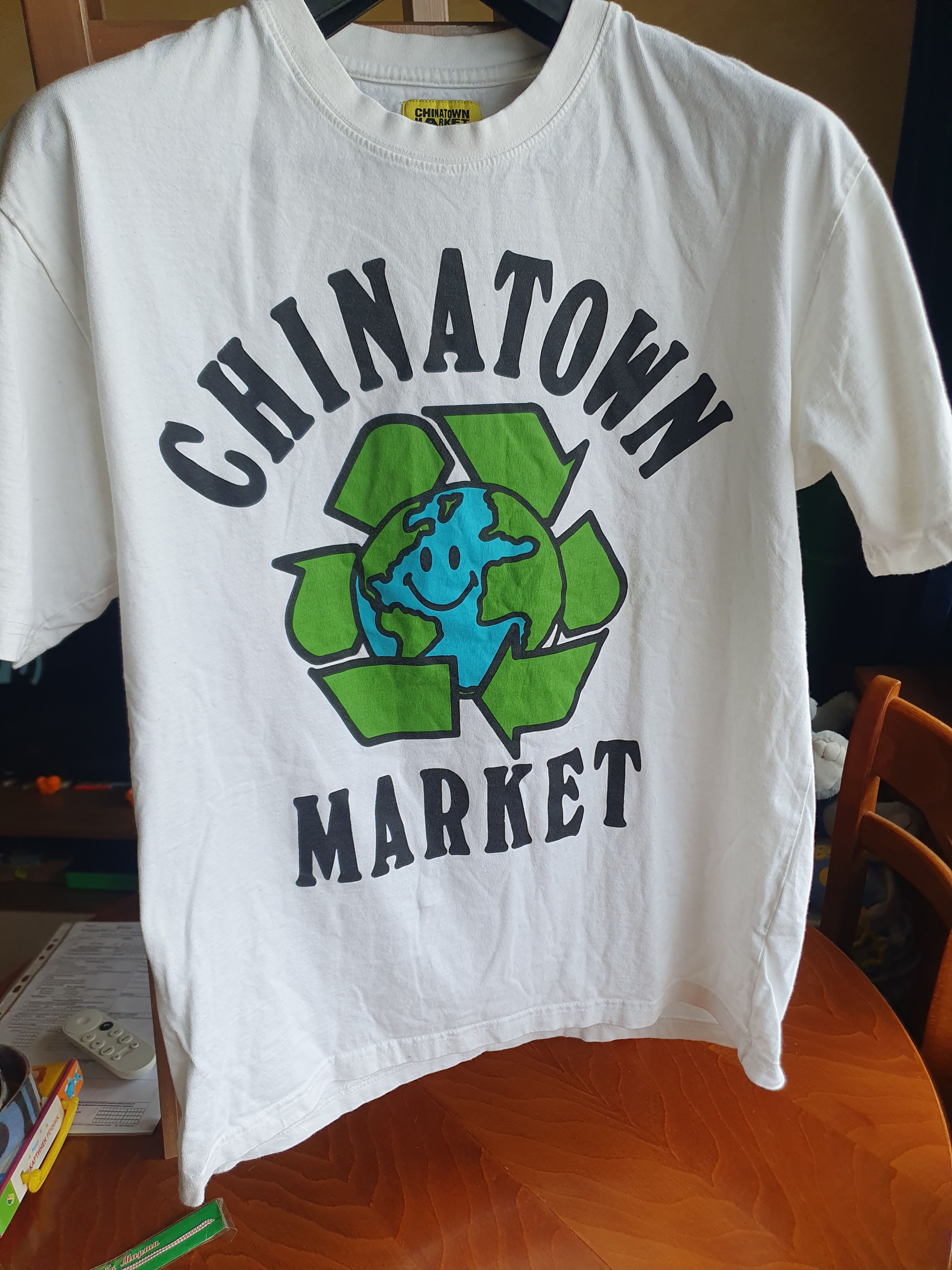 Swagger Chinatown Market Recycle Global t-shirt sz L Size US L / EU 52-54 / 3 - 1 Thumbnail