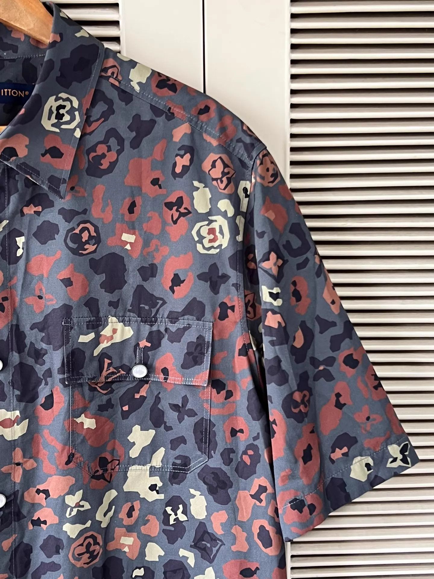 Louis Vuitton LV x Nigo Floral Camo Short Sleeve Shirt (XXL, LN) Size US XXL / EU 58 / 5 - 4 Thumbnail