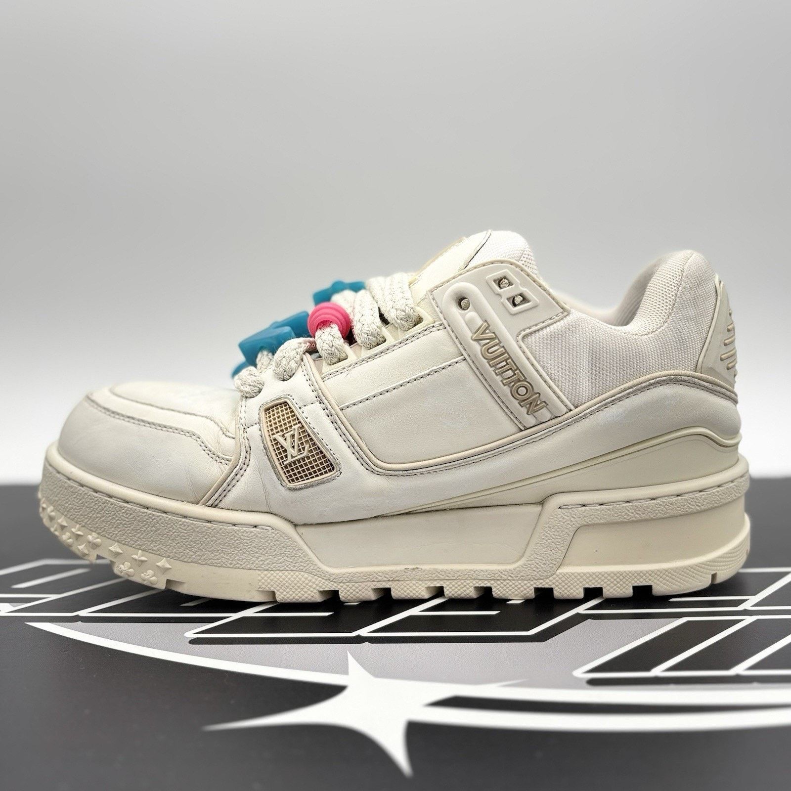 Louis Vuitton (10-10.5 US) Louis Vuitton Maxi Trainer ' White ' Size US 10 / EU 43 - 4 Thumbnail