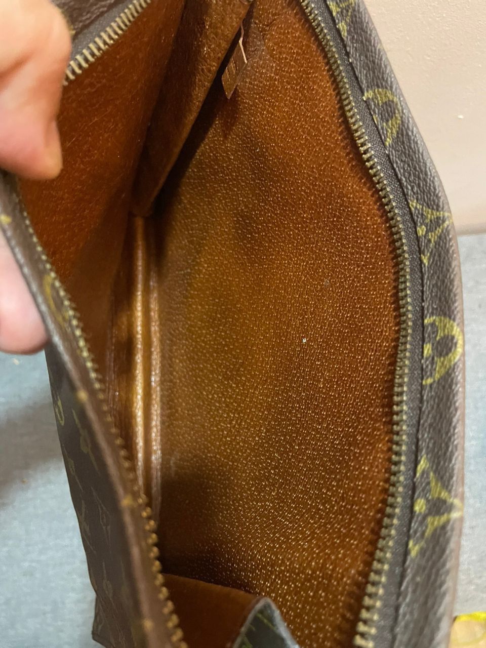 Louis Vuitton Authentic Vintage Louis Vuitton Monogram Clutch Size ONE SIZE - 12 Thumbnail