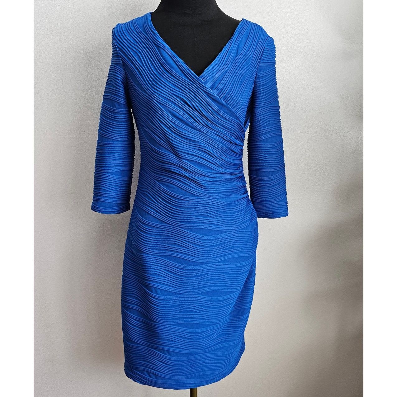 Joseph Ribkoff EUC Joseph Ribkoff Fitted Ruched Sheath Jersey Dress 8 Size M / US 6-8 / IT 42-44 - 1 Thumbnail