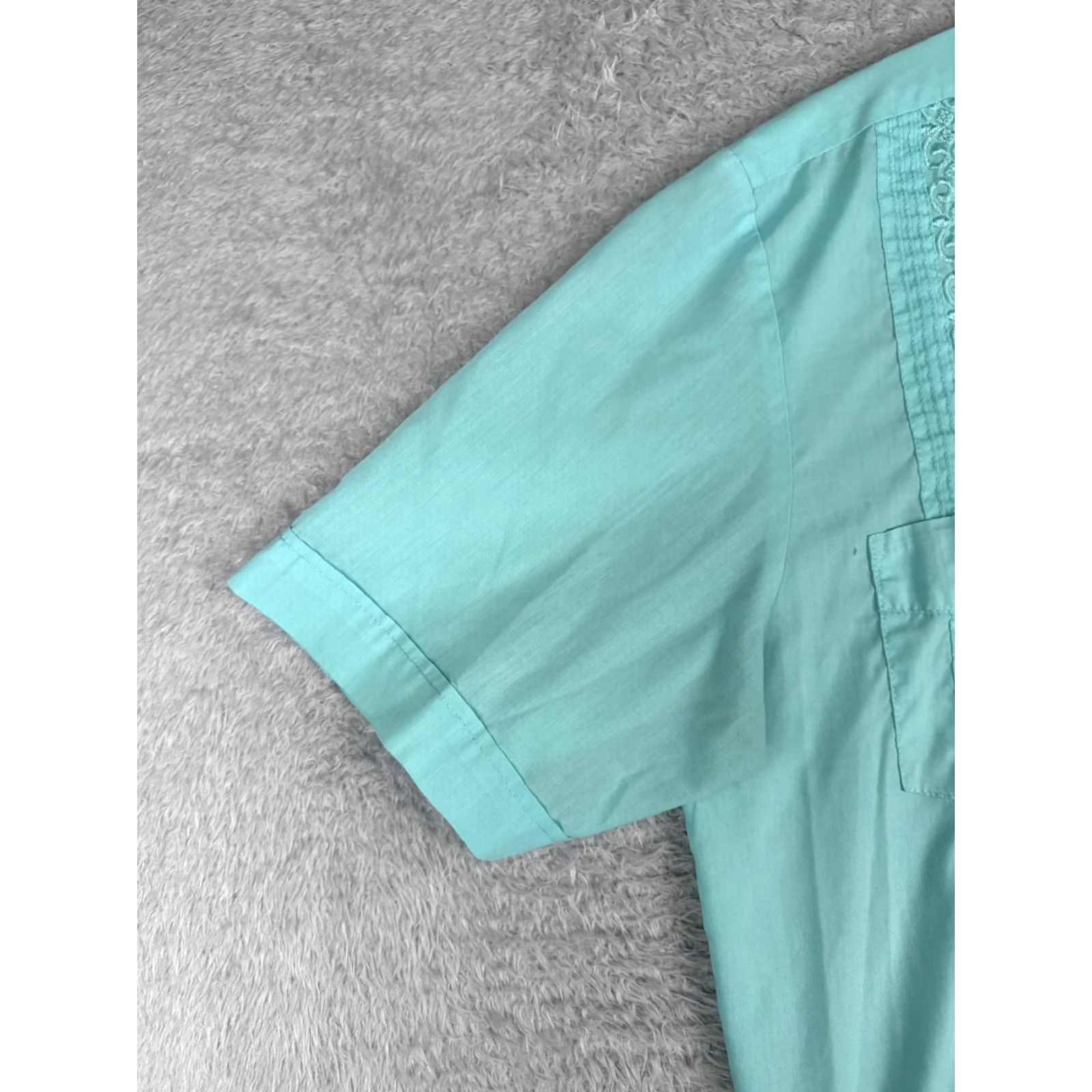 Vintage Tropicool Guayabera Shirt Men XL Blue 4 Pocket Short Sleeve Polyester Blend Button-Up Casual Aloha Beach Hawaiian Vacation Resort Mens Size US XL / EU 56 / 4 - 7 Thumbnail