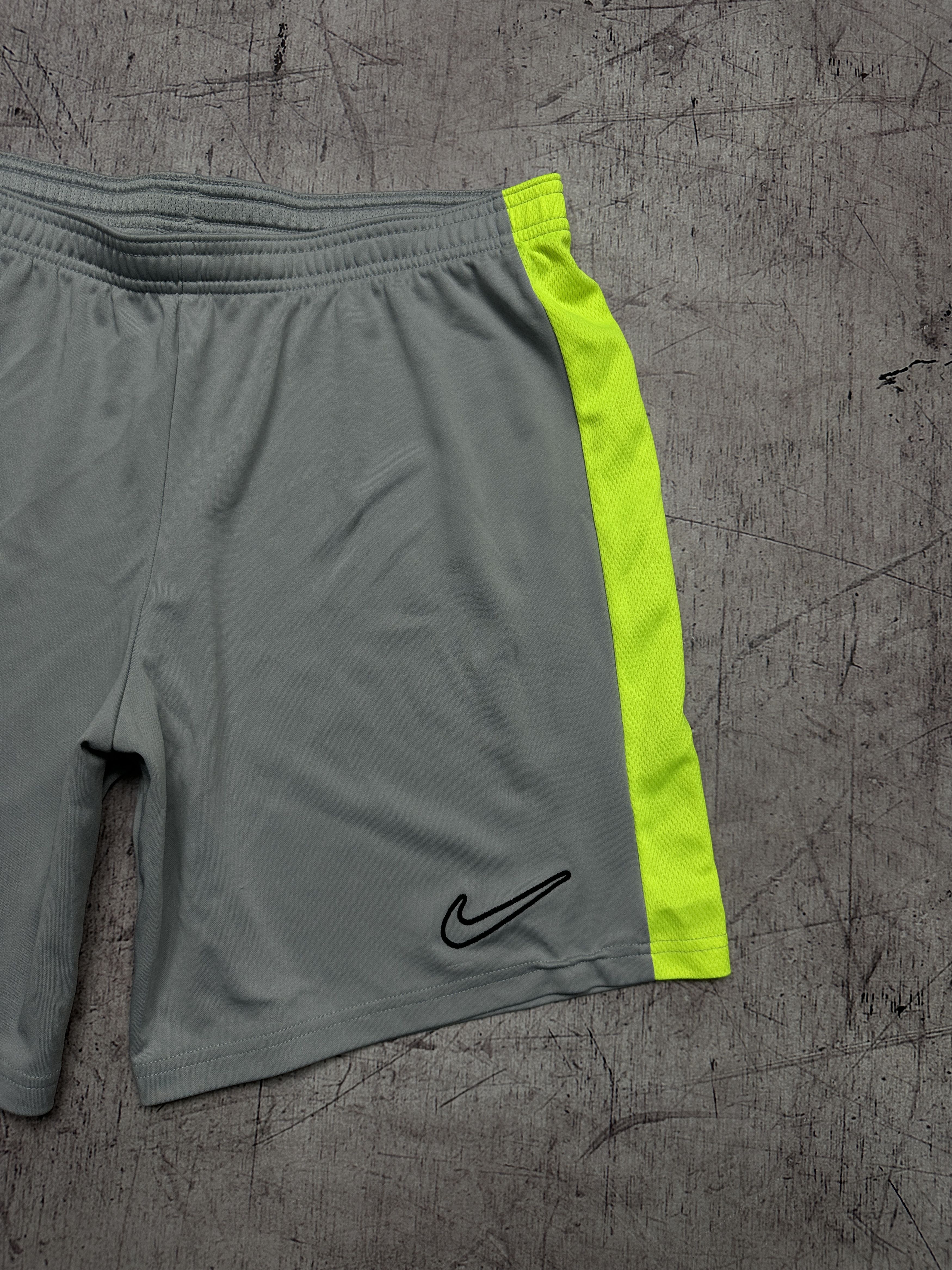 Nike Nike Dri Fit Mens Shorts Size US 34 / EU 50 - 2 Thumbnail