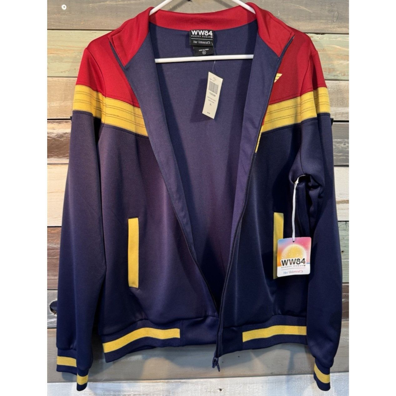 DC Comics Her Universe DC Wonder Woman WW84 Women’s Full Zip Track Ja Size XL / US 12-14 / IT 48-50 - 9 Thumbnail