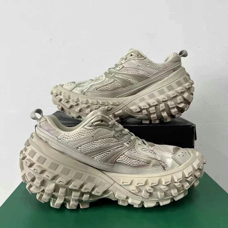 Balenciaga balenciaga tire sneakers size 43-2507 Size US 13 / EU 46 - 5 Thumbnail